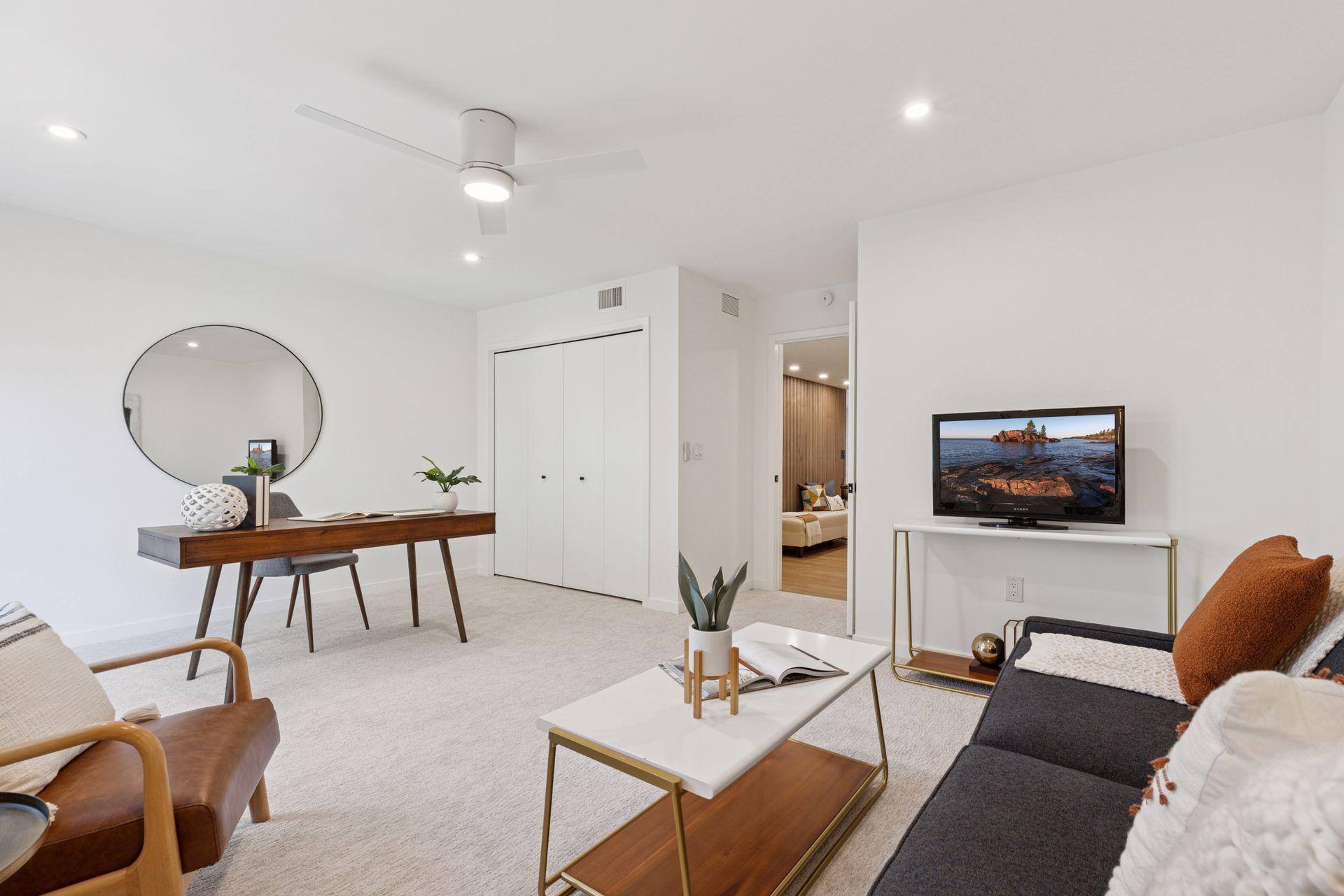 2221 Youngman Avenue Unit: 202