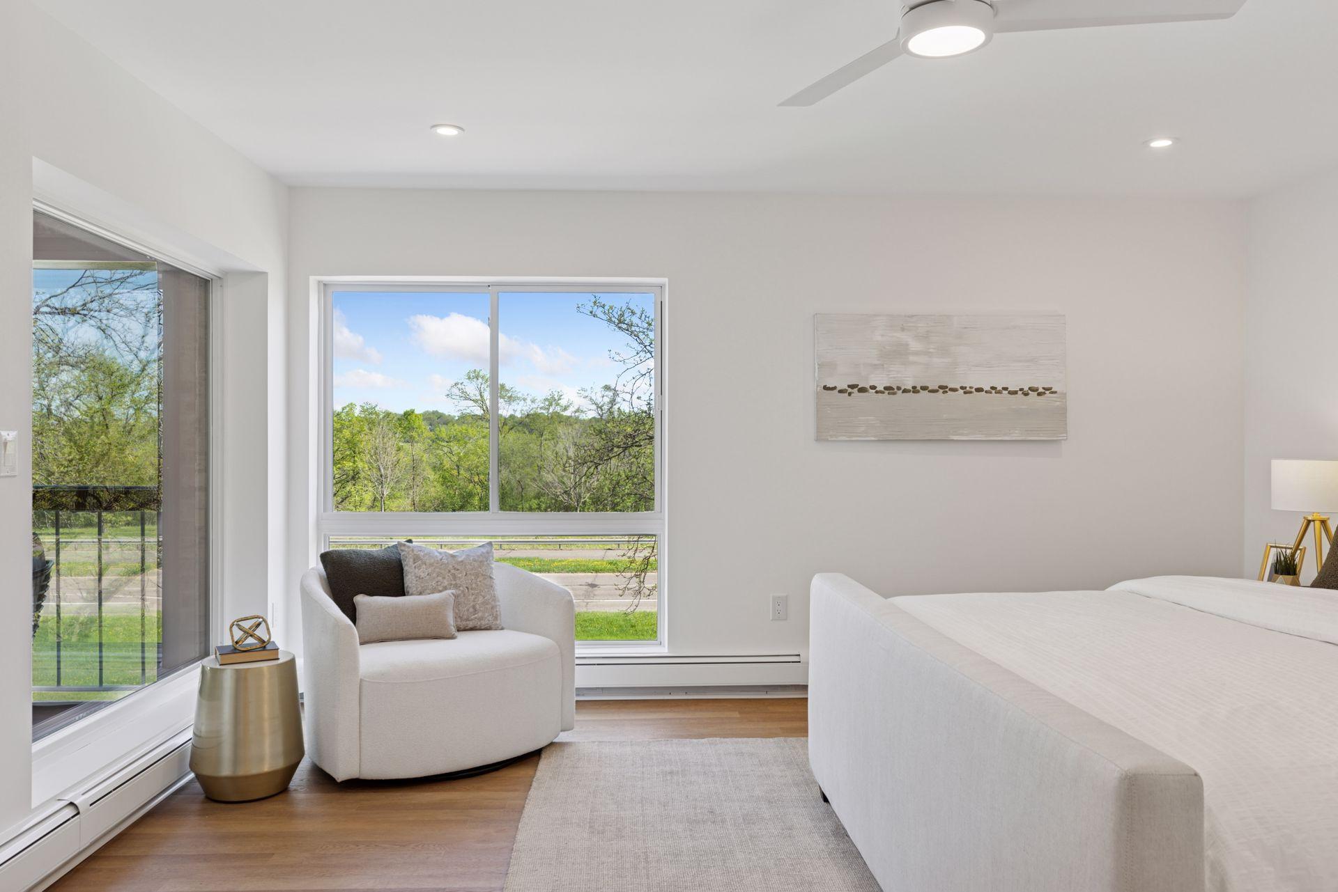 2221 Youngman Avenue Unit: 202