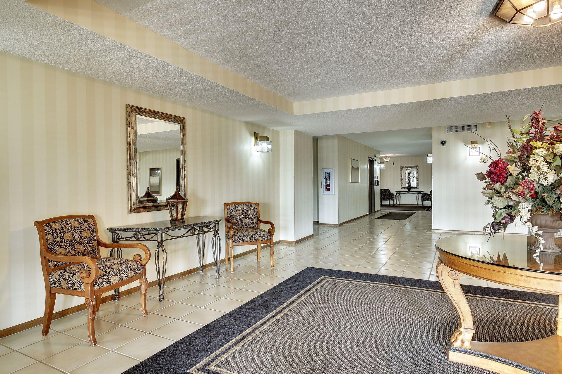 2221 Youngman Avenue Unit: 202