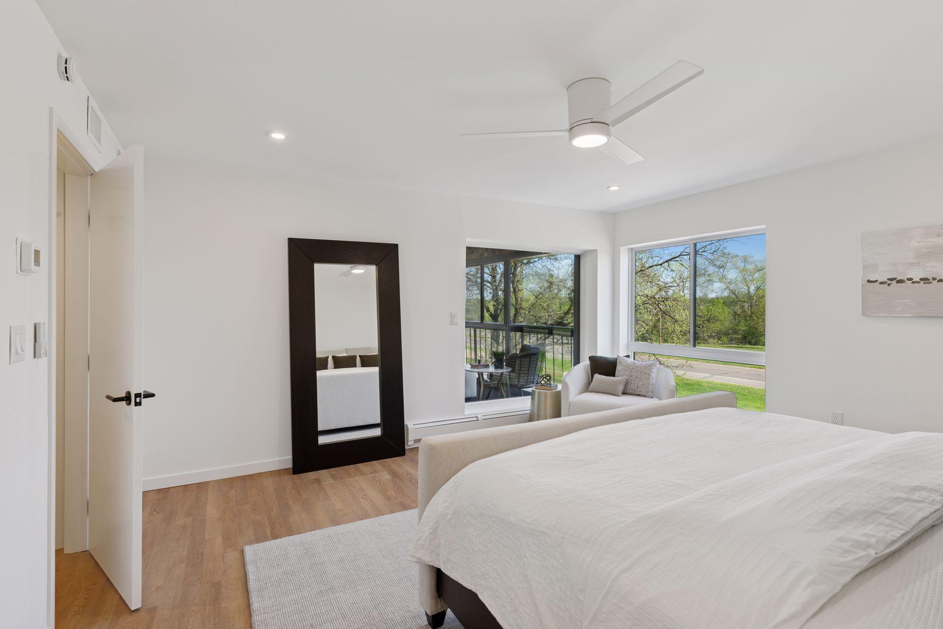 2221 Youngman Avenue Unit: 202