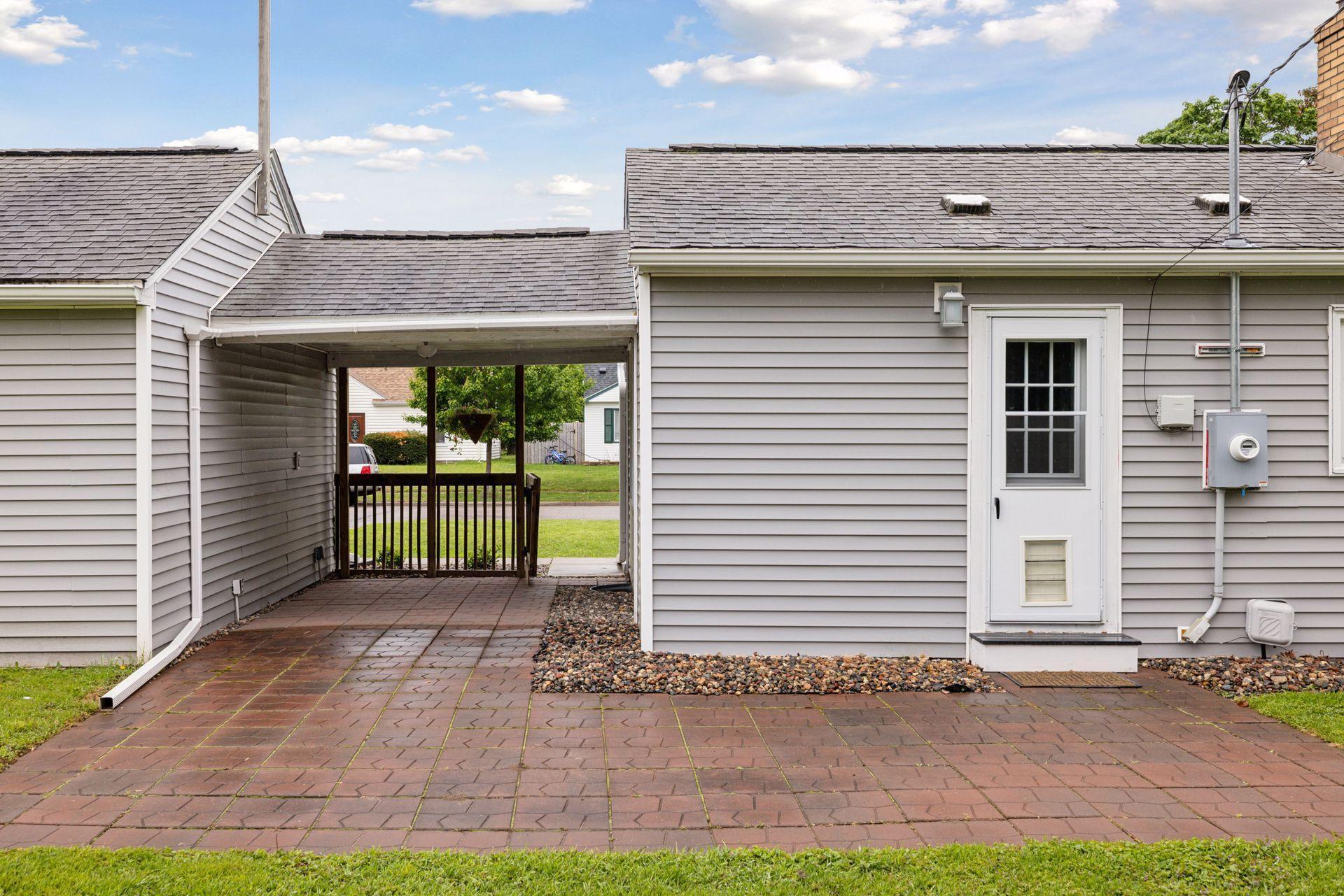 2033 Lacrosse Avenue