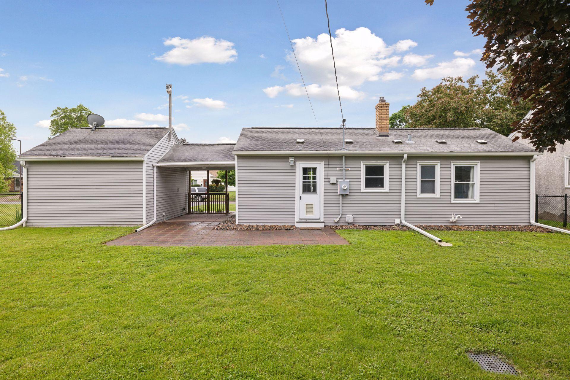 2033 Lacrosse Avenue