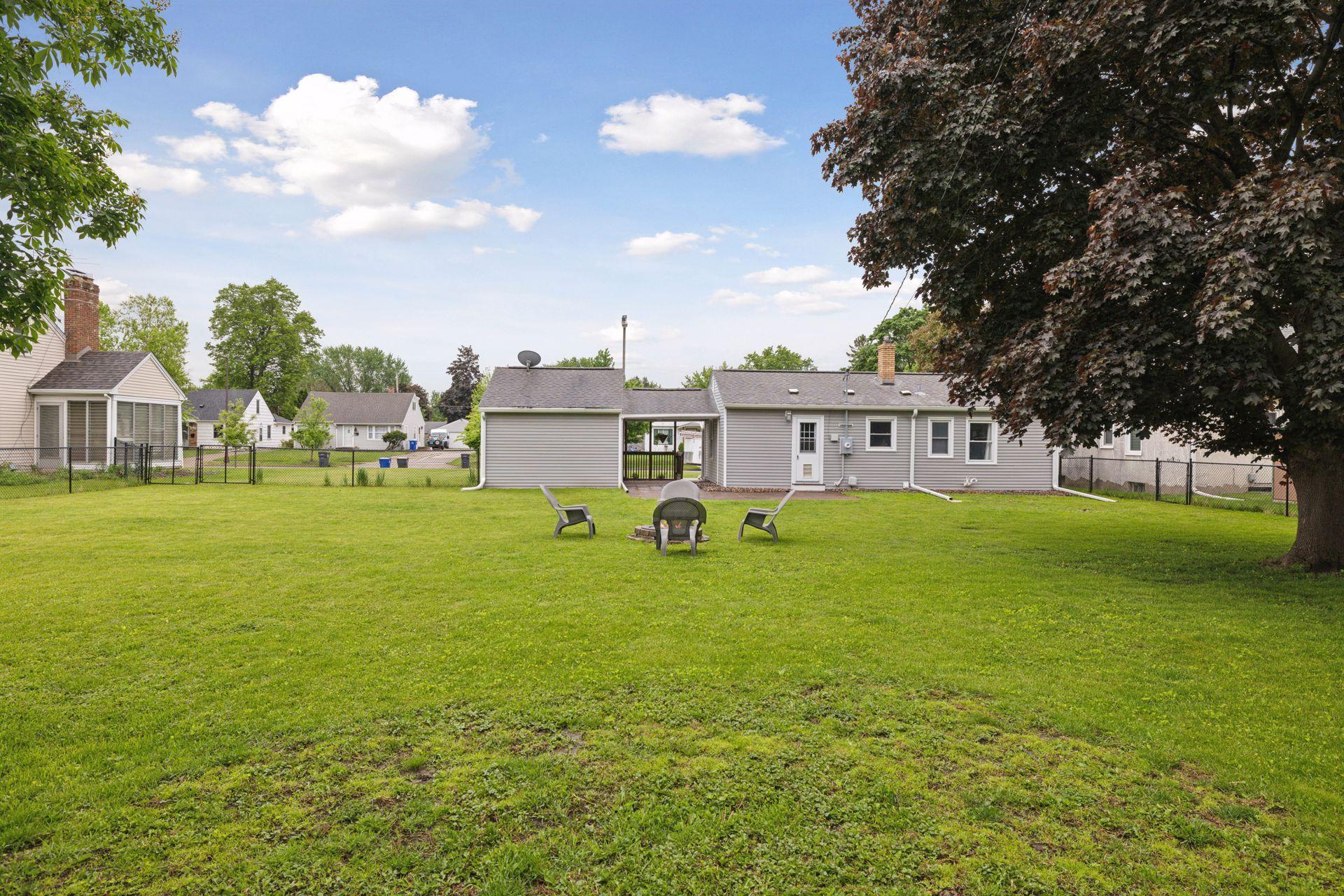 2033 Lacrosse Avenue