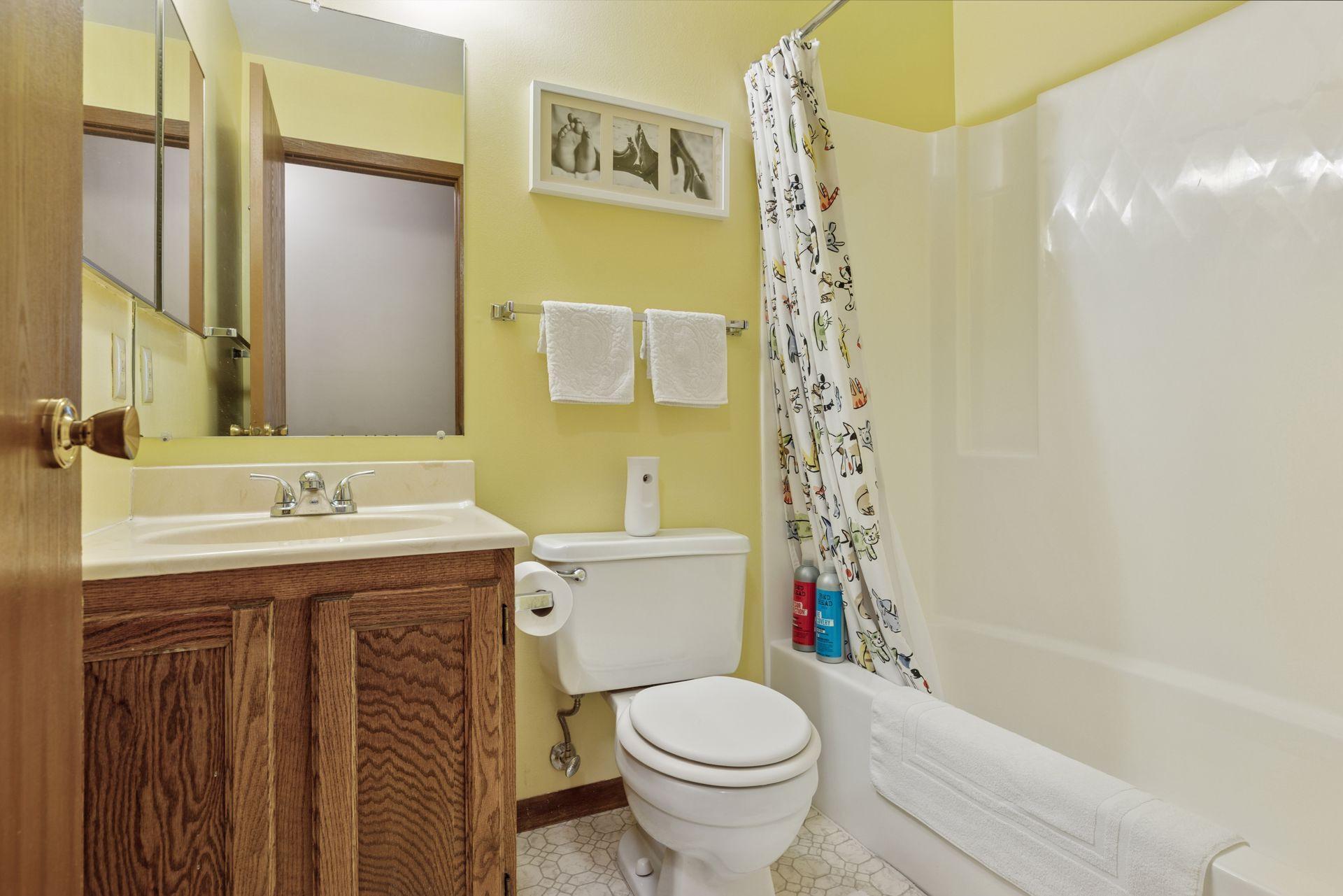 2254 Benson Avenue Unit: C