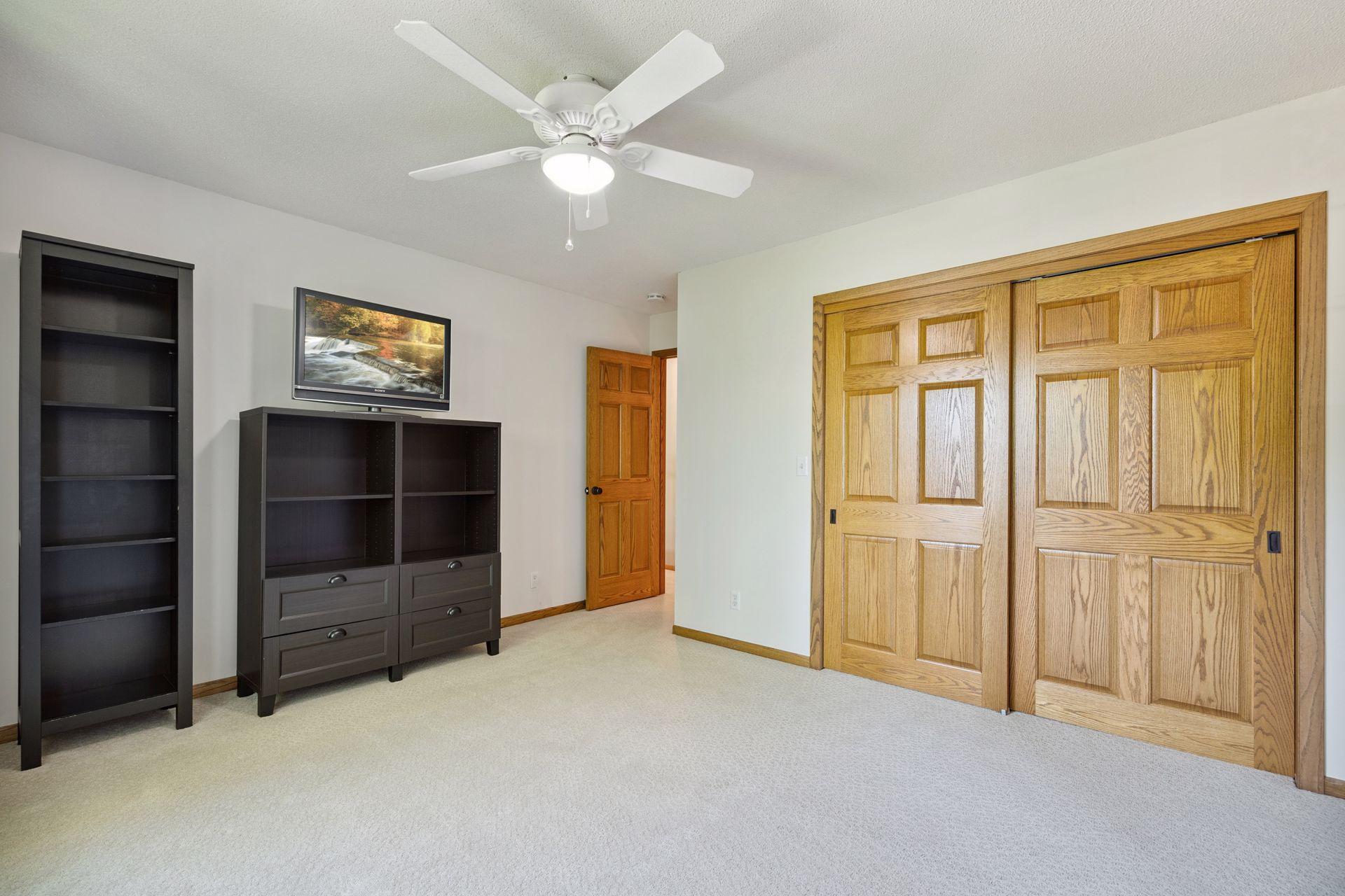 895 Mendakota Court