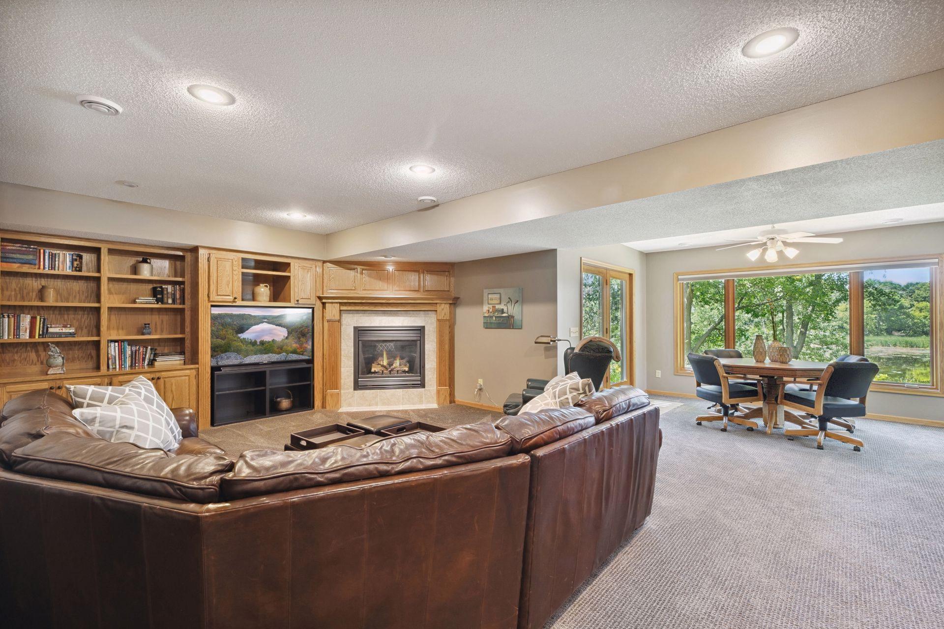 895 Mendakota Court