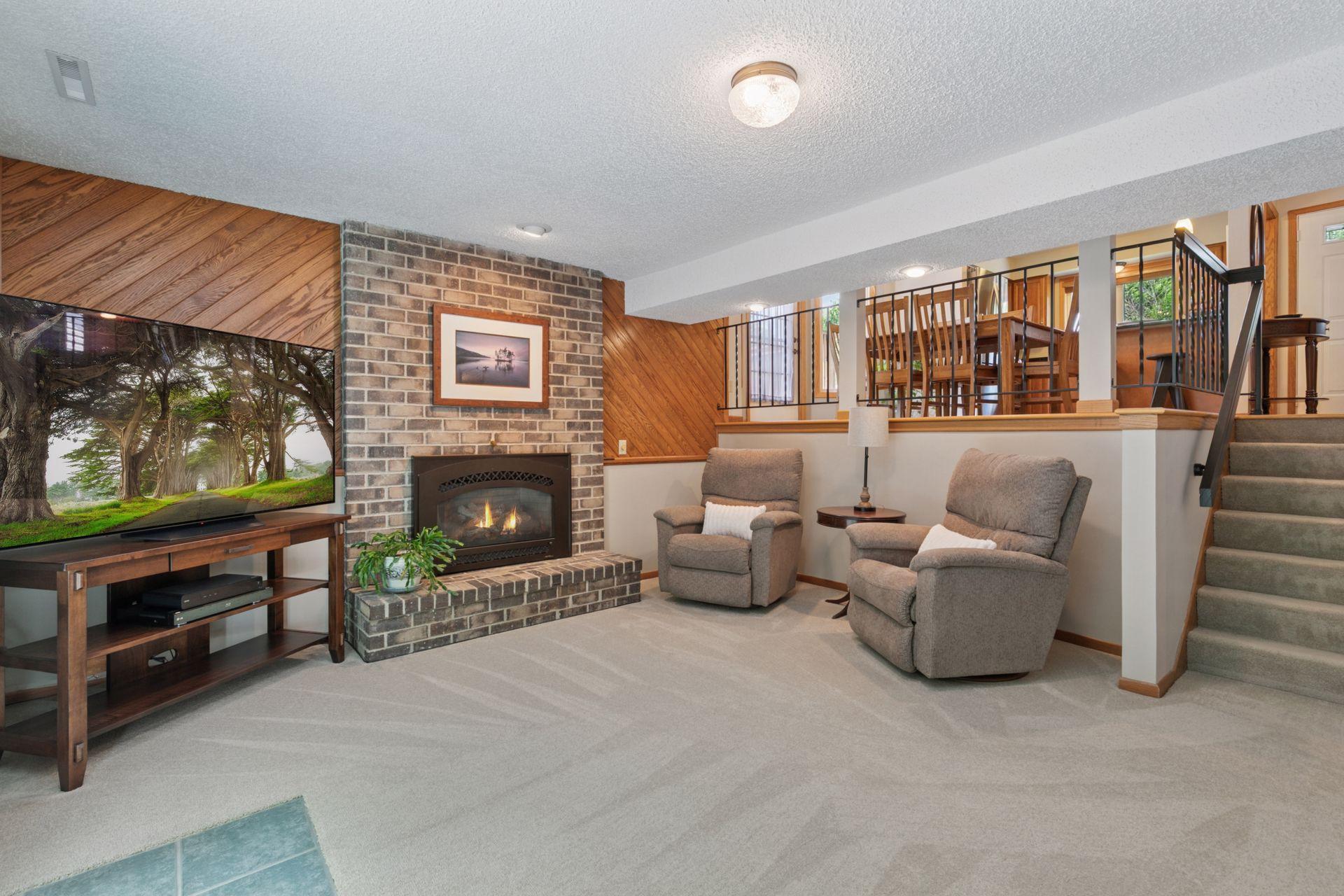 3649 Blue Jay Way