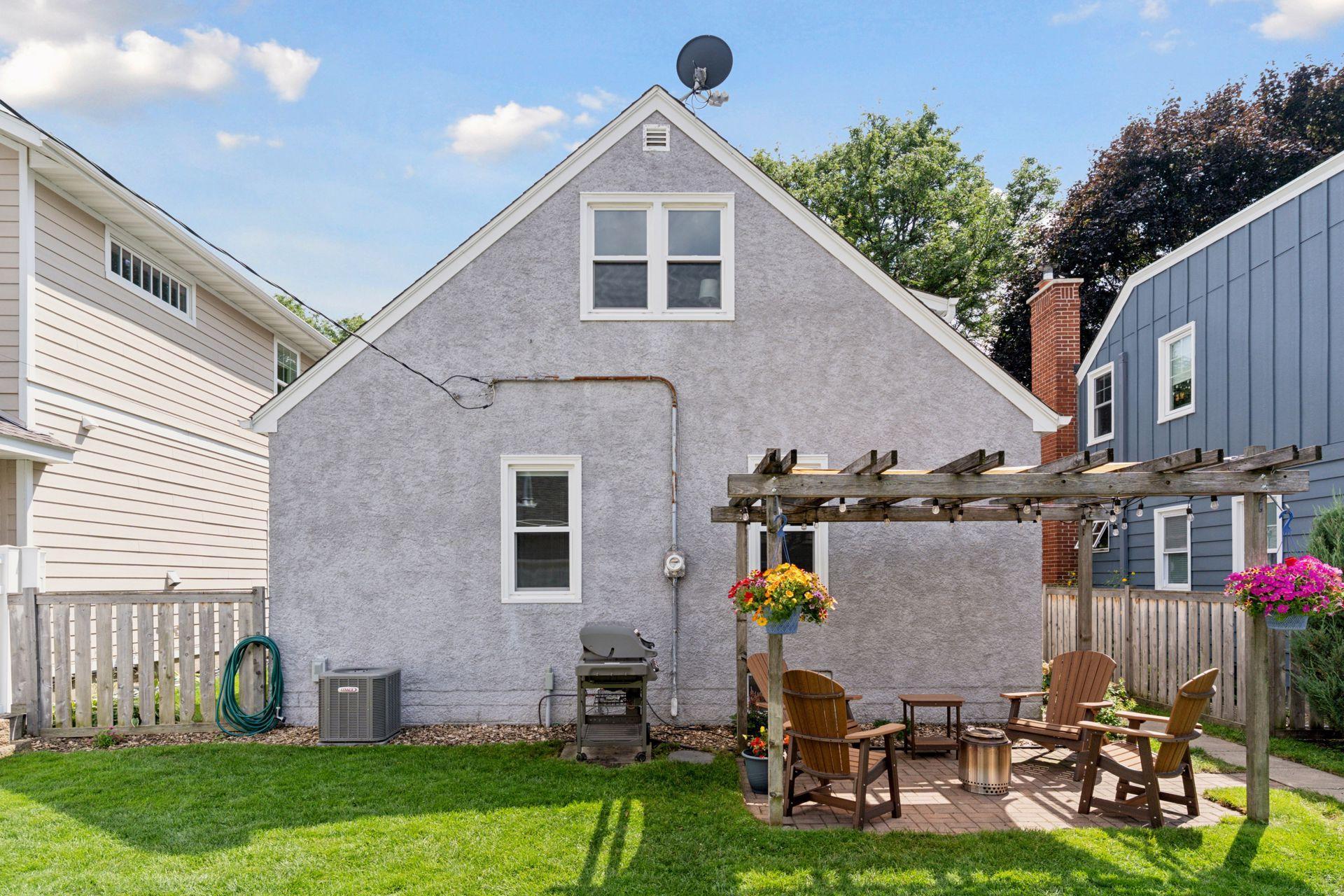 2135 Eleanor Avenue
