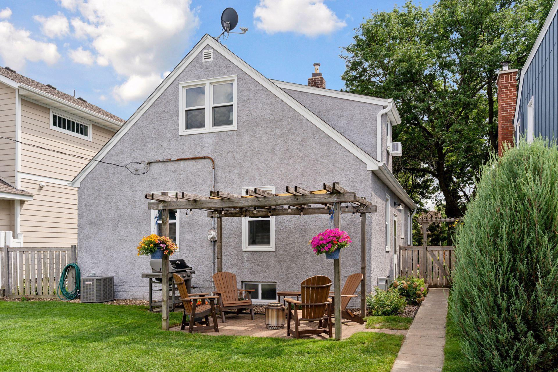 2135 Eleanor Avenue