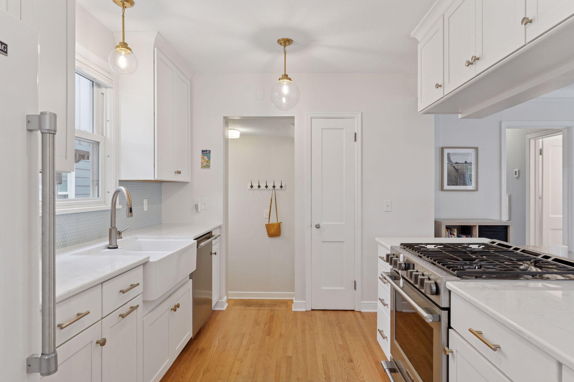 2135 Eleanor Avenue