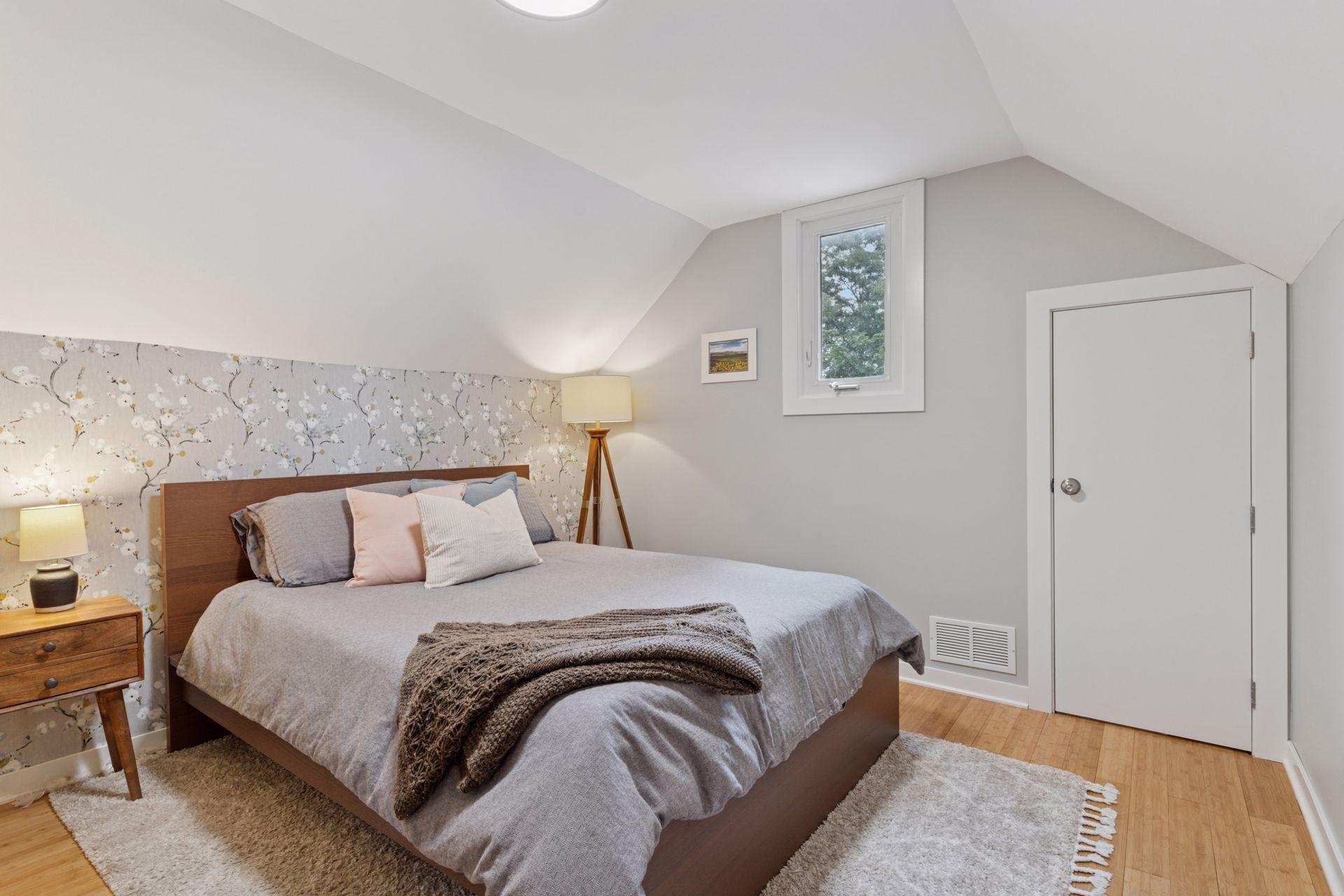 2135 Eleanor Avenue