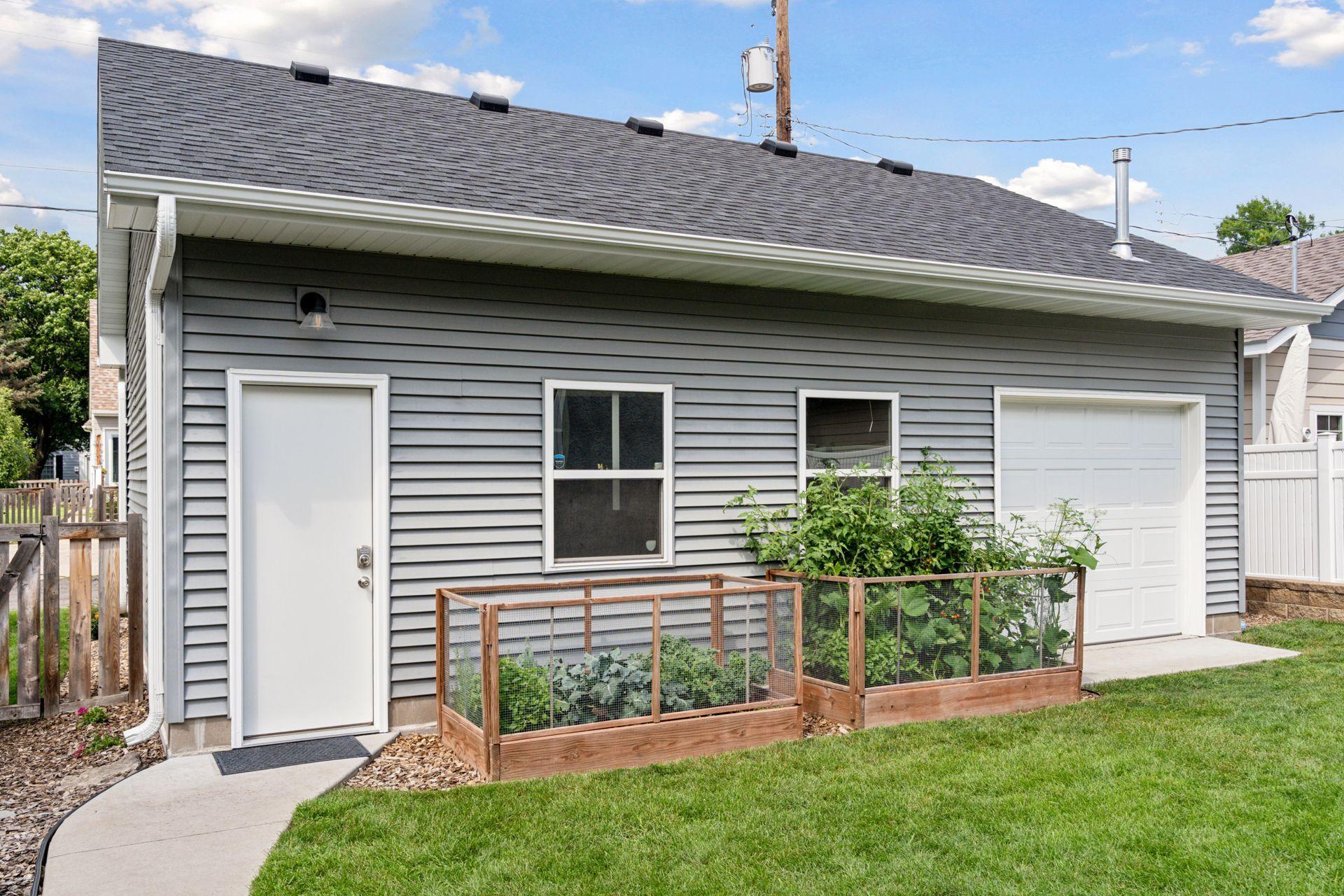 2135 Eleanor Avenue