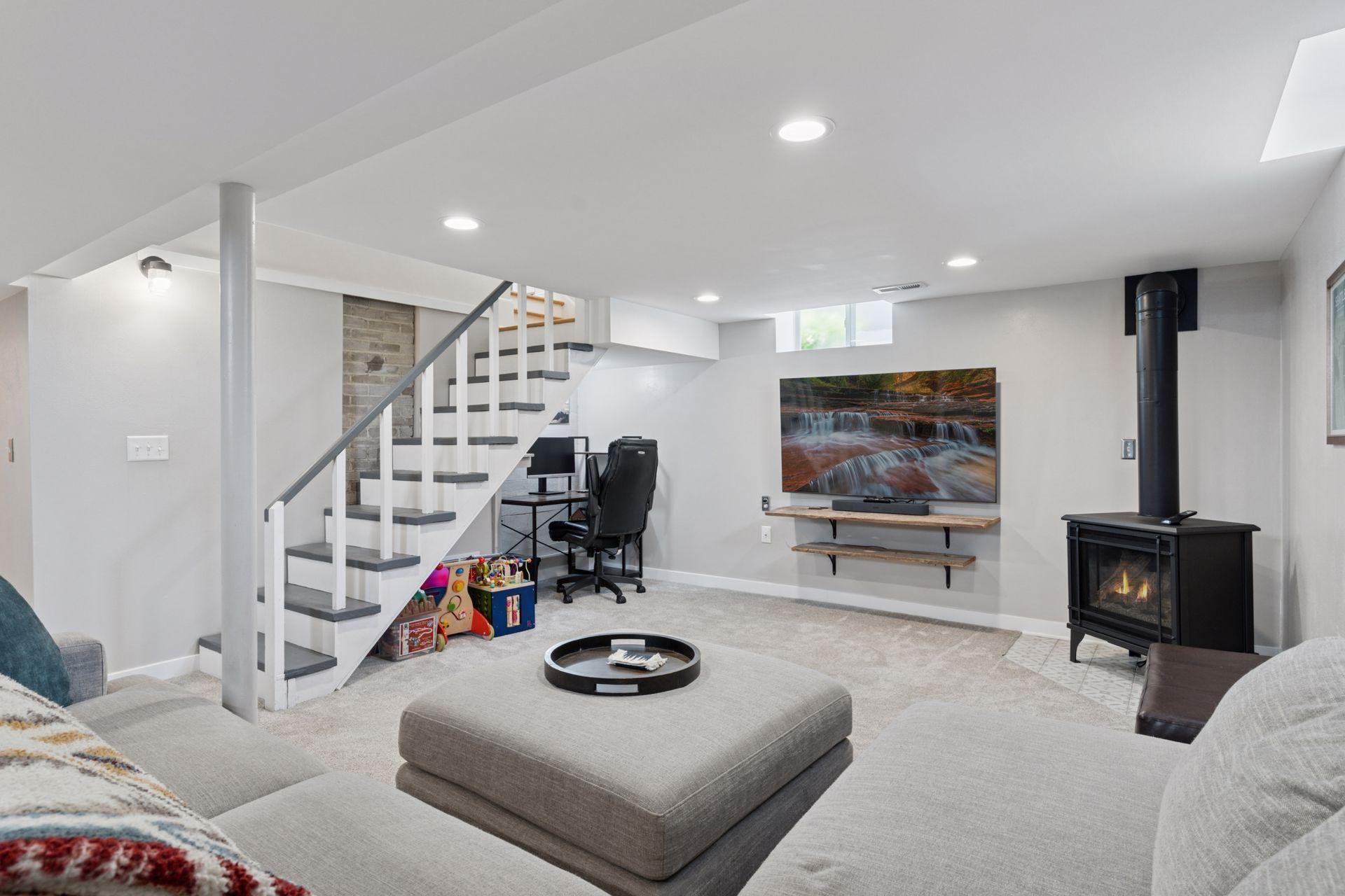 2135 Eleanor Avenue