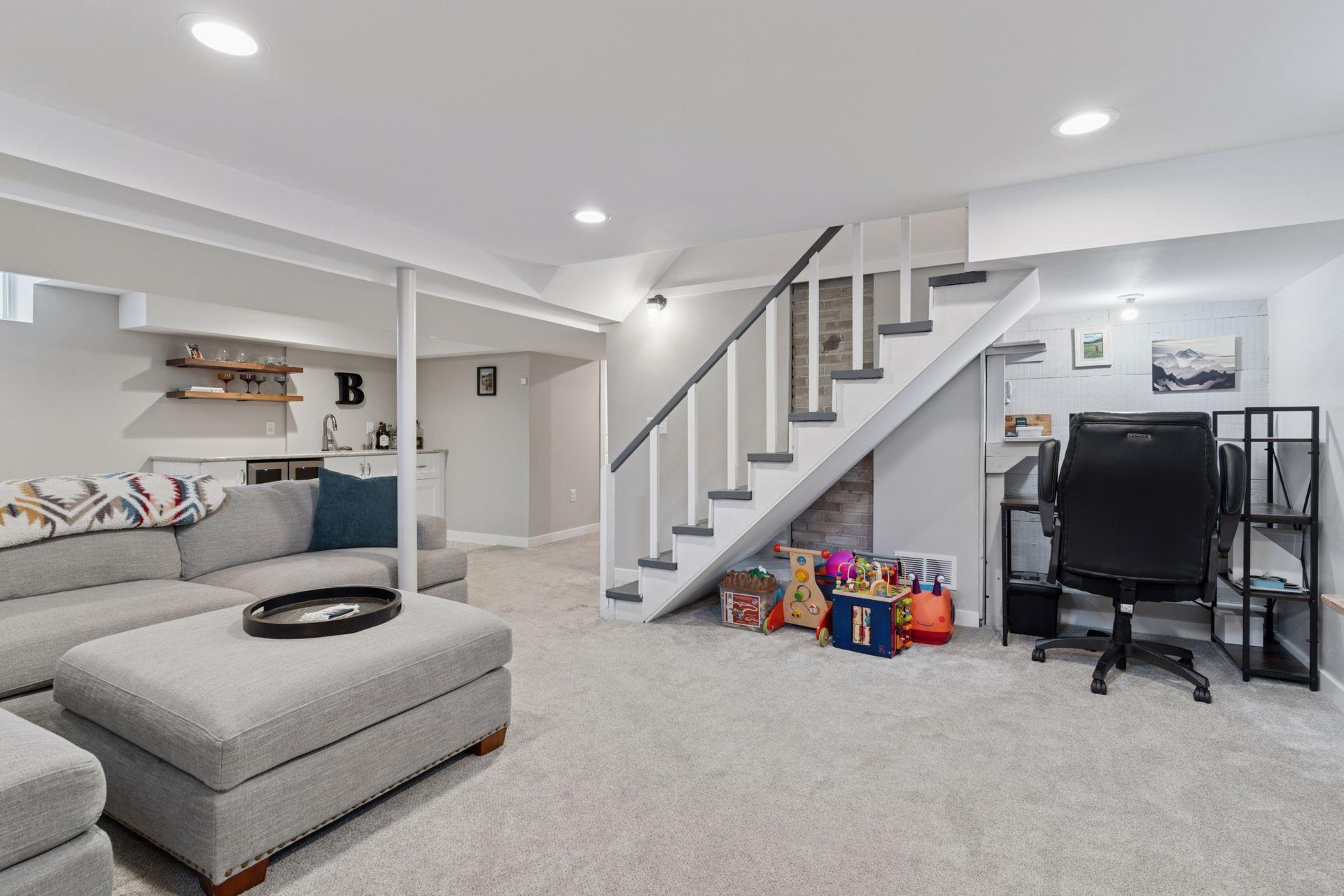 2135 Eleanor Avenue