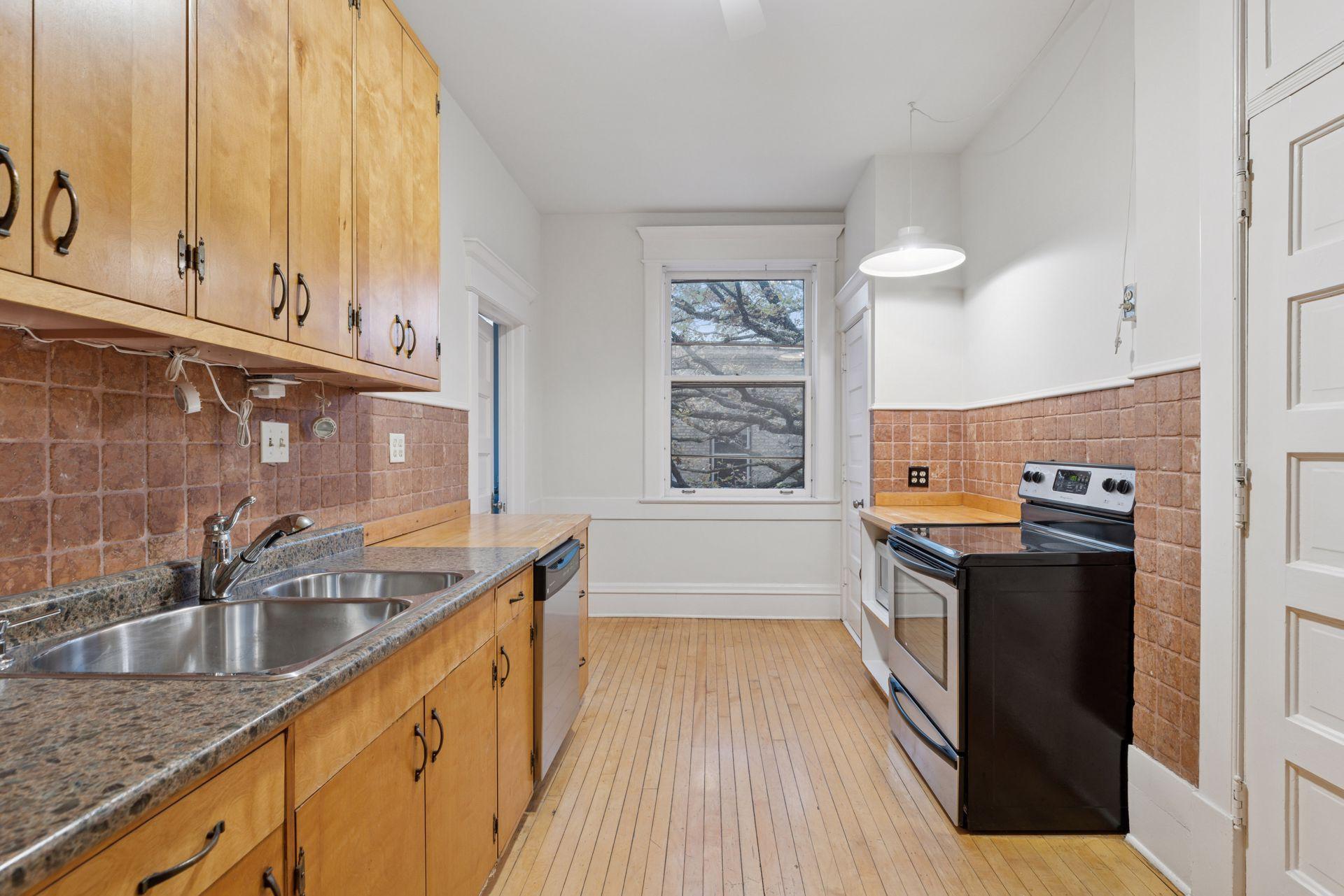 614 Grand Avenue Unit: 3EE
