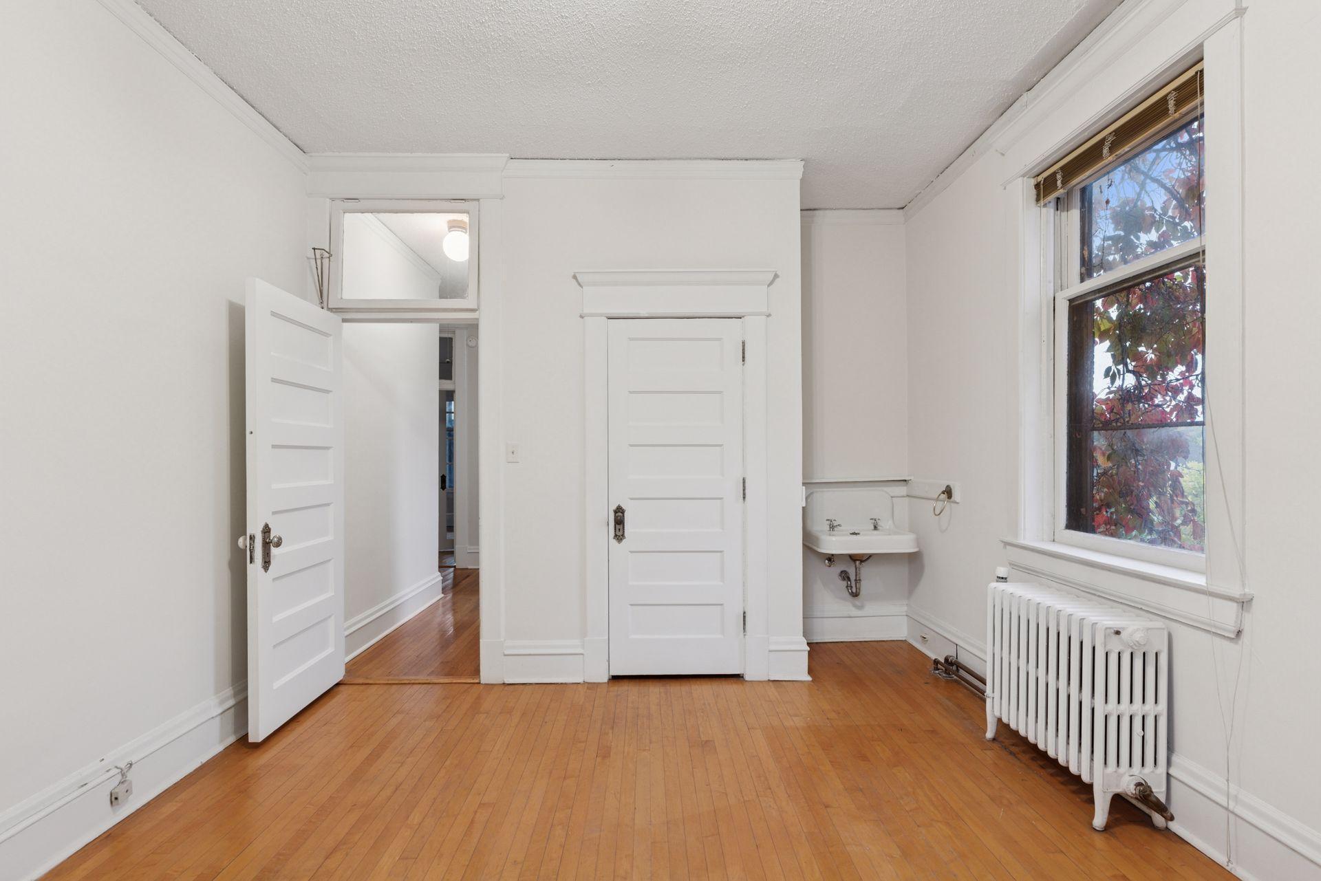 614 Grand Avenue Unit: 3EE