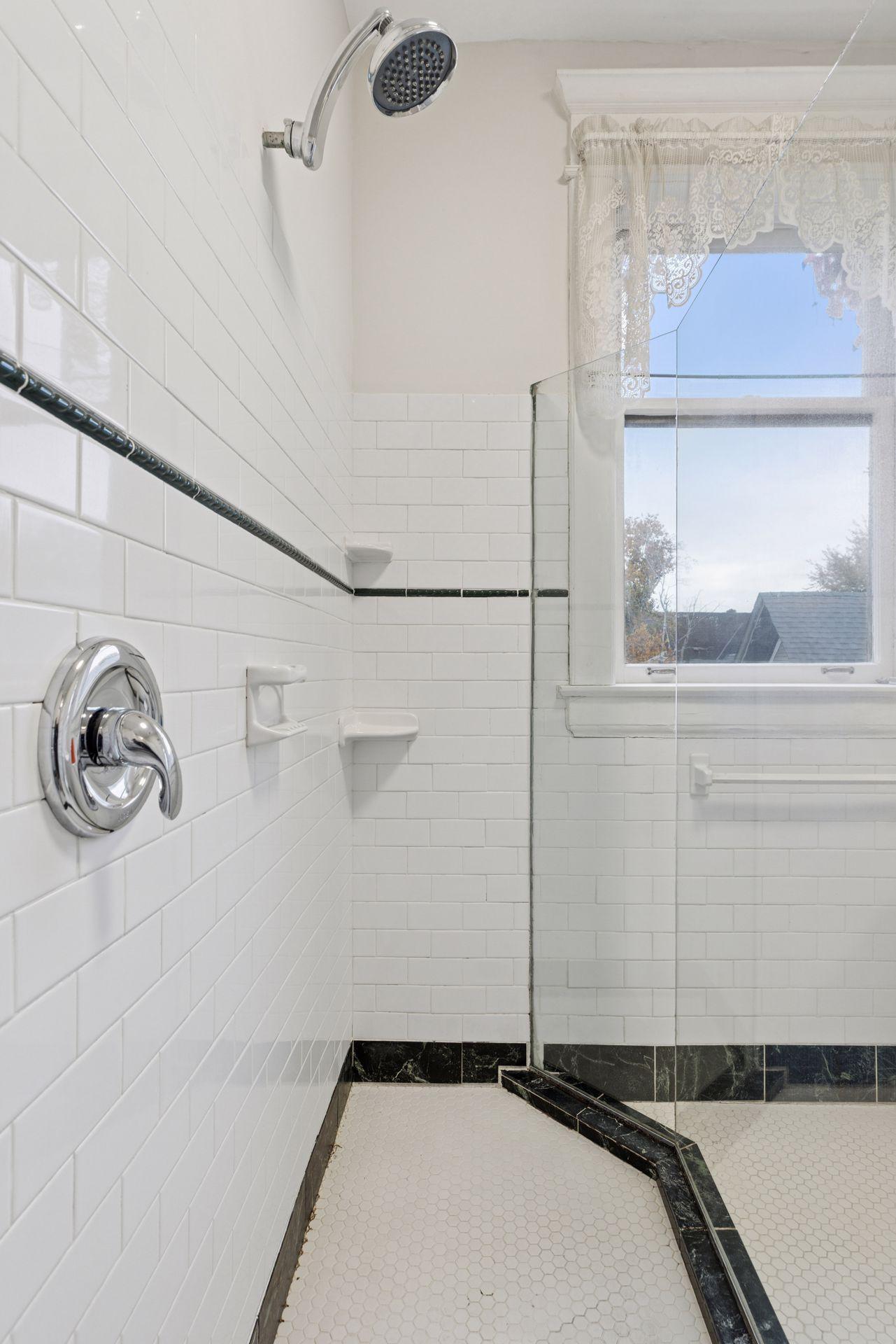 614 Grand Avenue Unit: 3EE