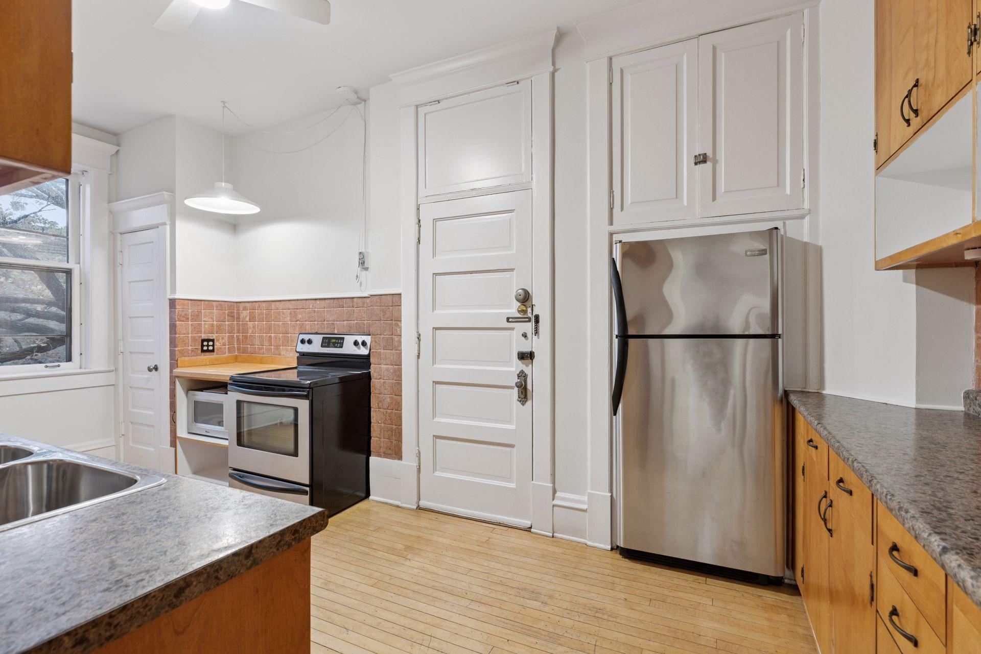 614 Grand Avenue Unit: 3EE