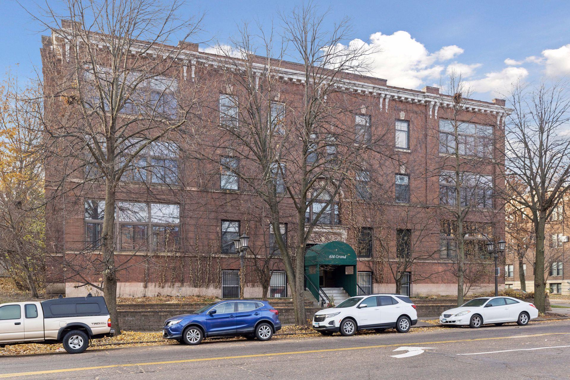 614 Grand Avenue Unit: 3EE