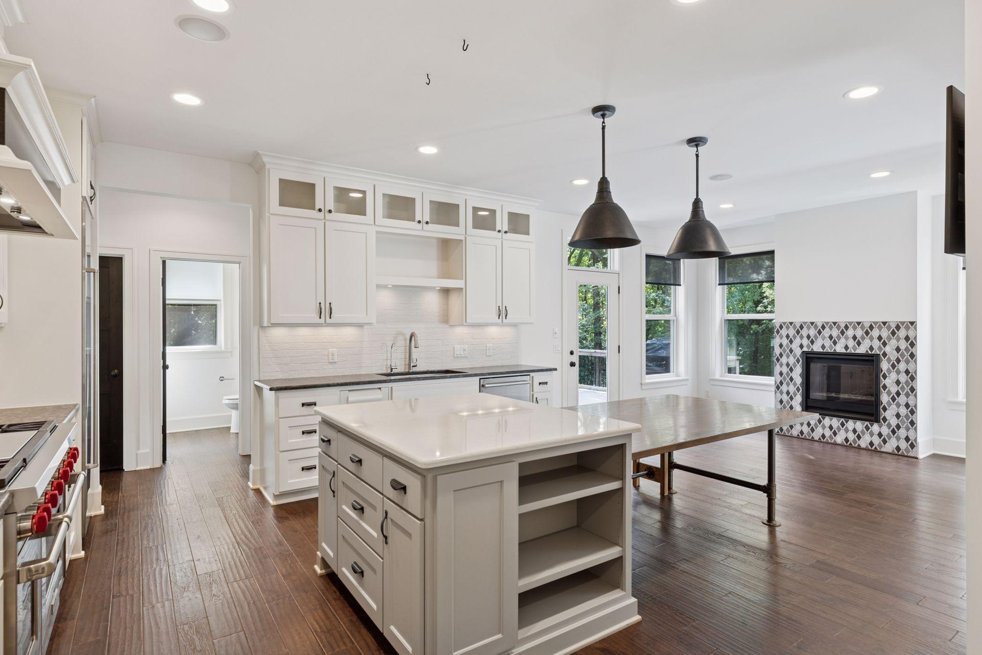 648 Sunset Lane