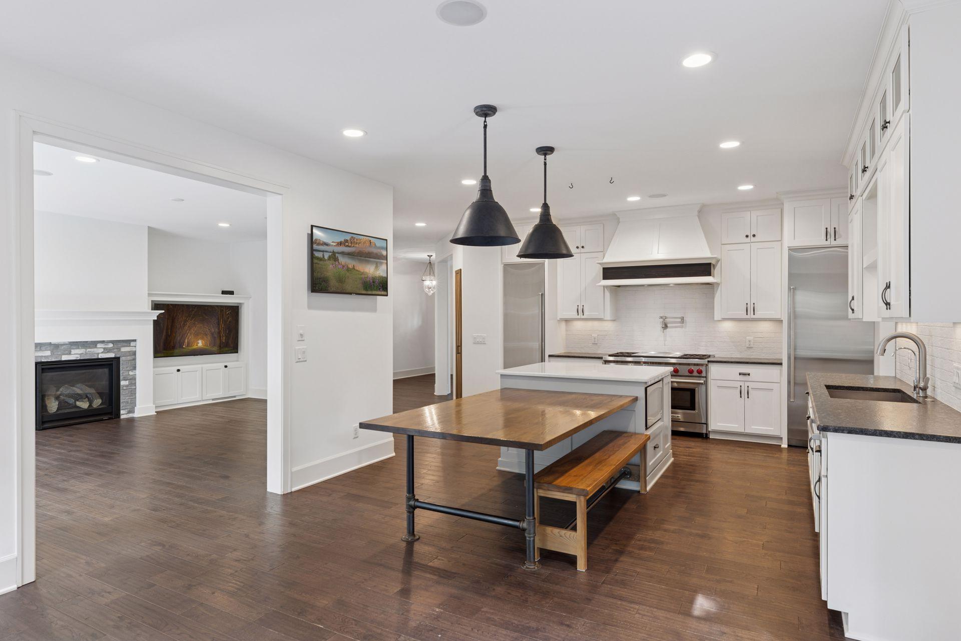 648 Sunset Lane