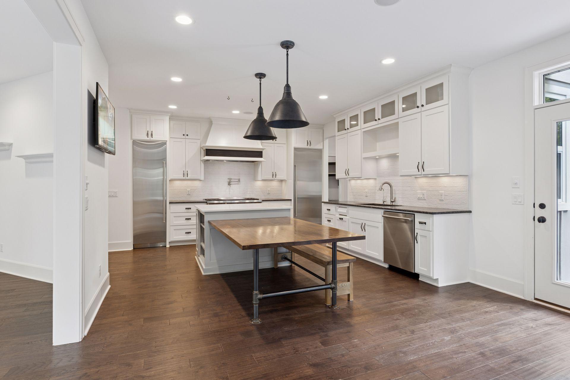 648 Sunset Lane