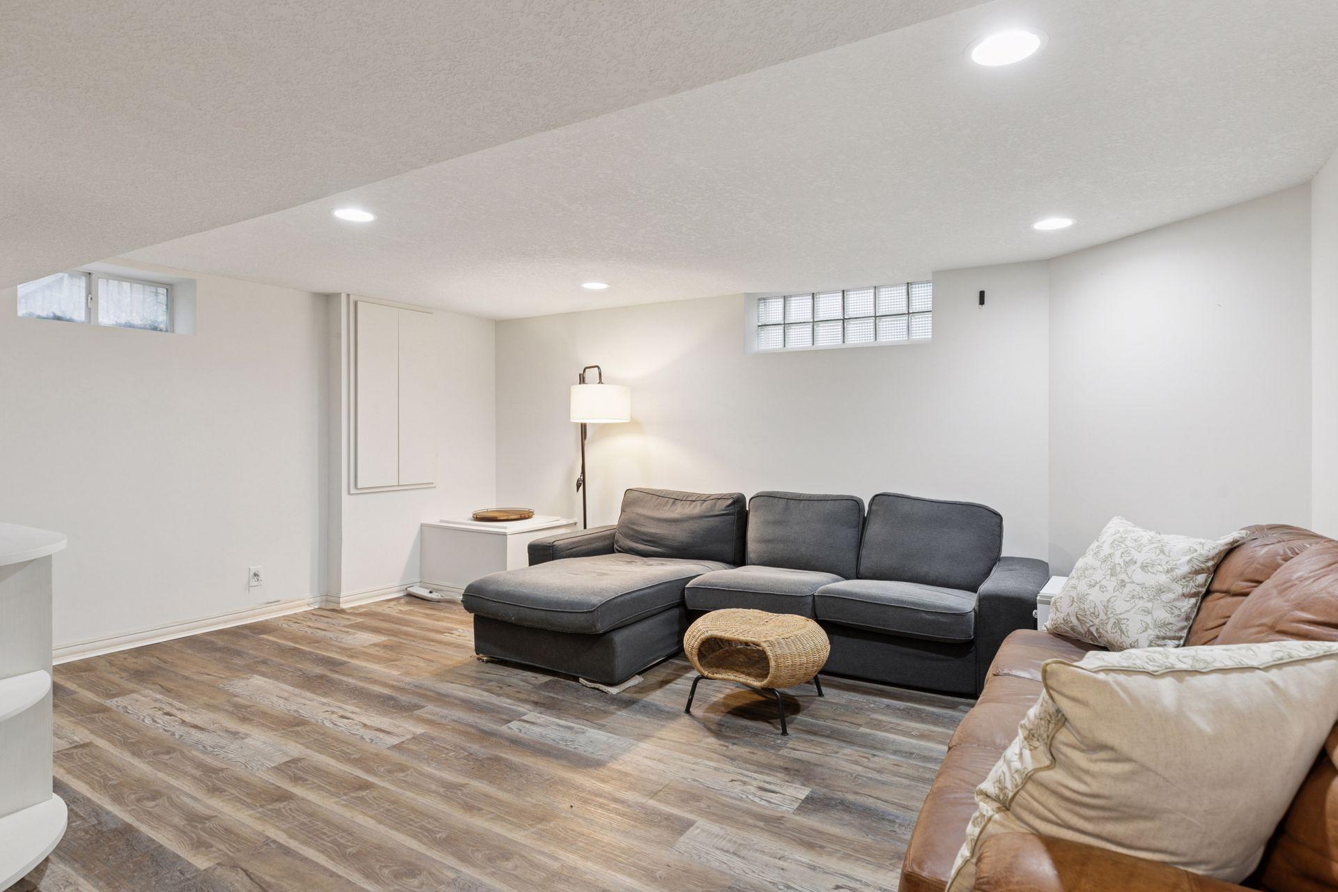 1102 Carlton Drive
