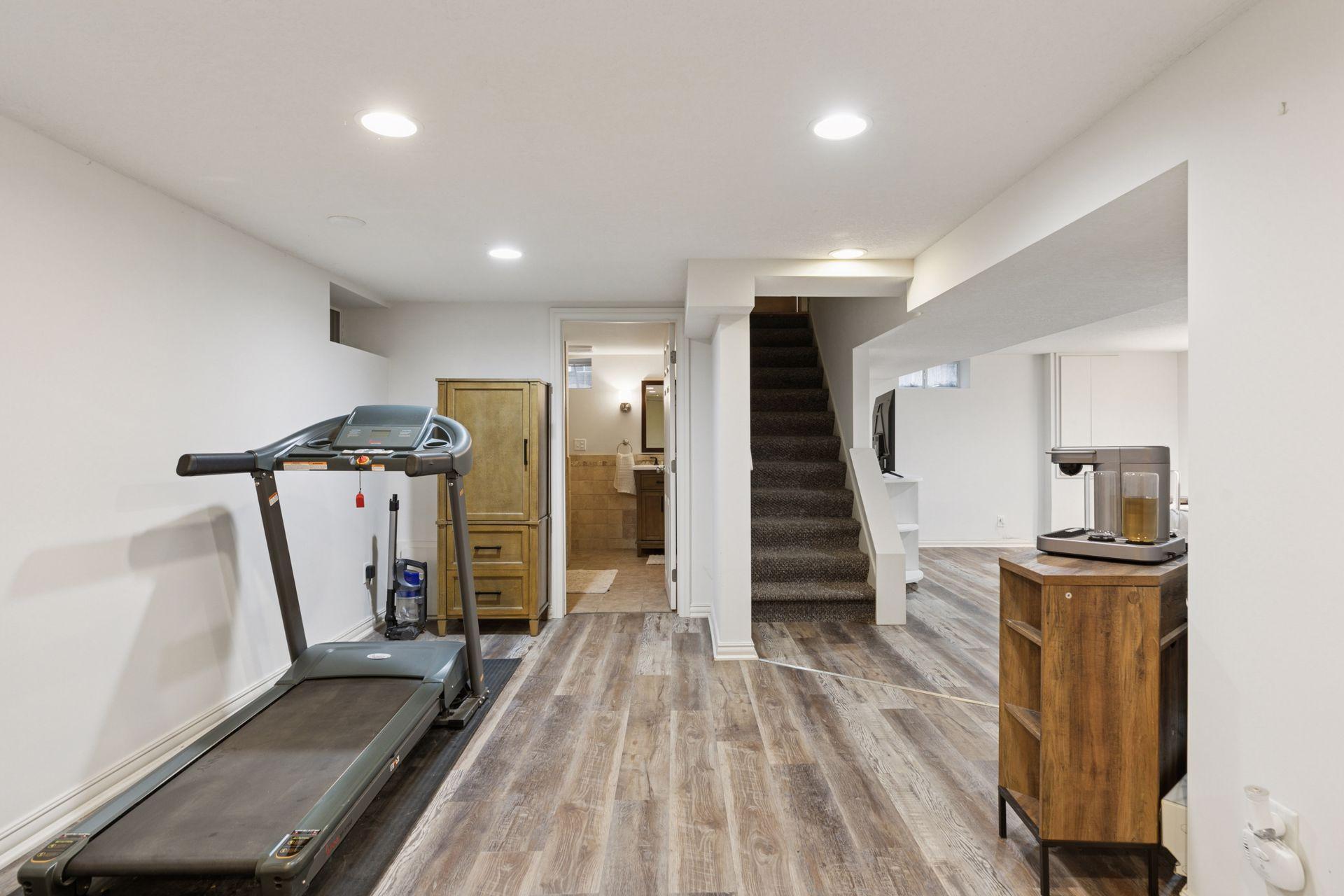 1102 Carlton Drive