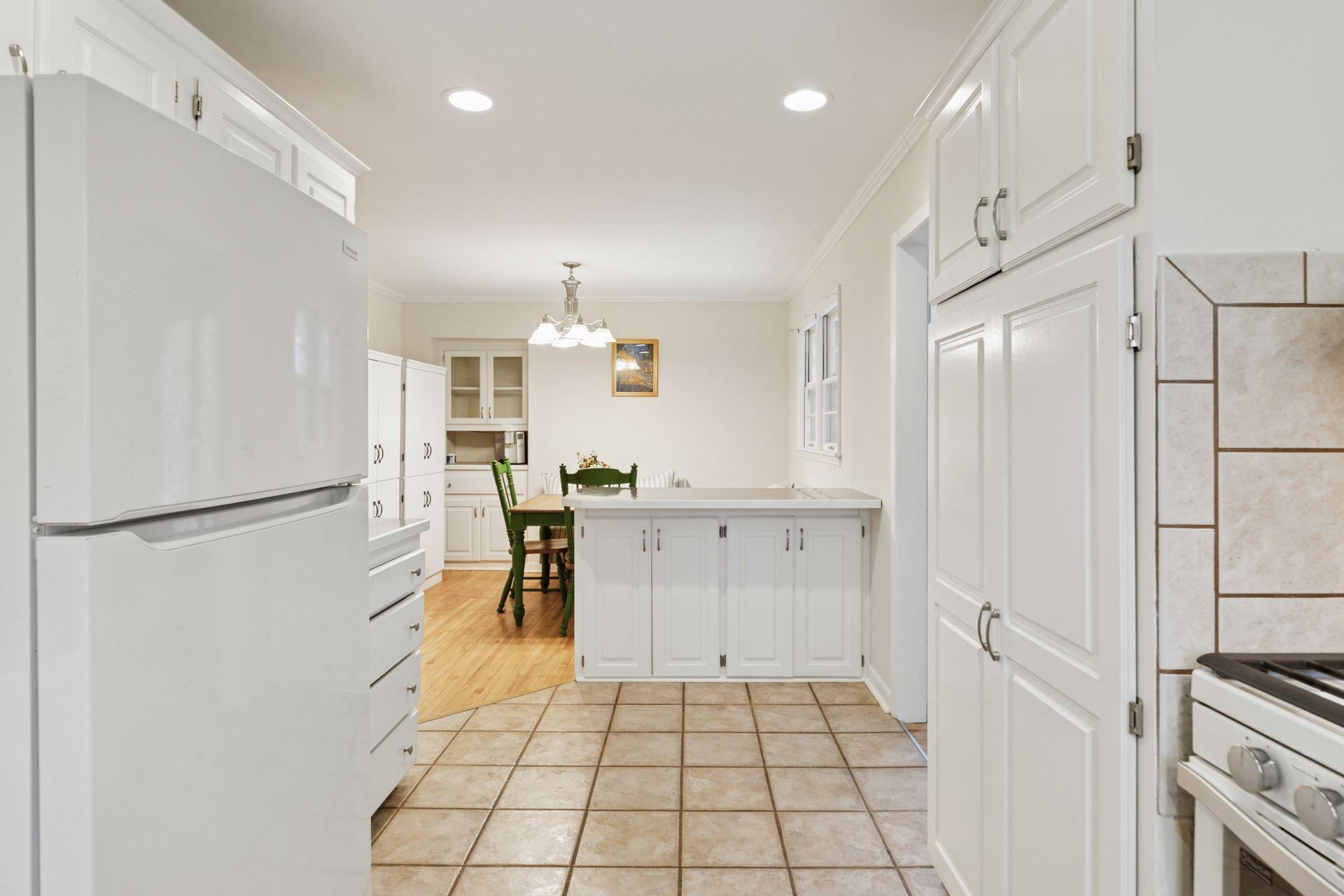 1102 Carlton Drive