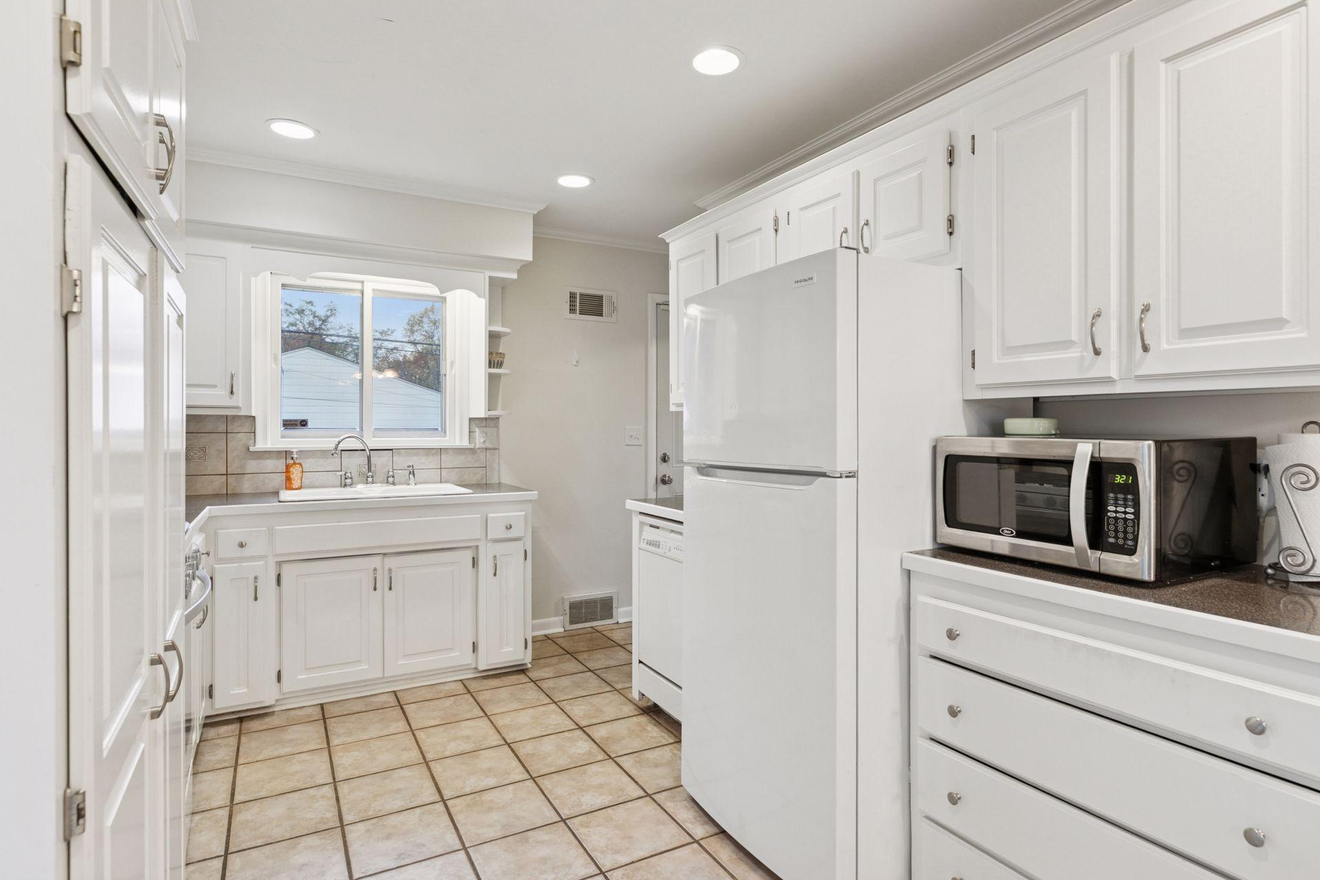1102 Carlton Drive