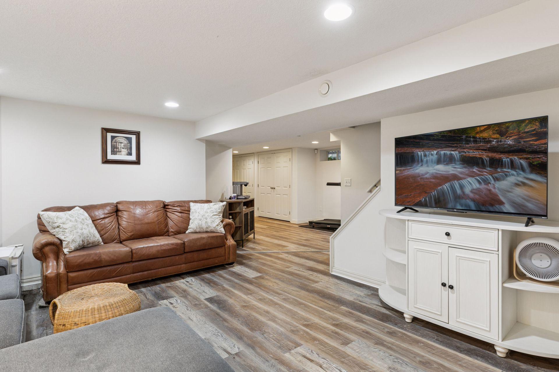 1102 Carlton Drive