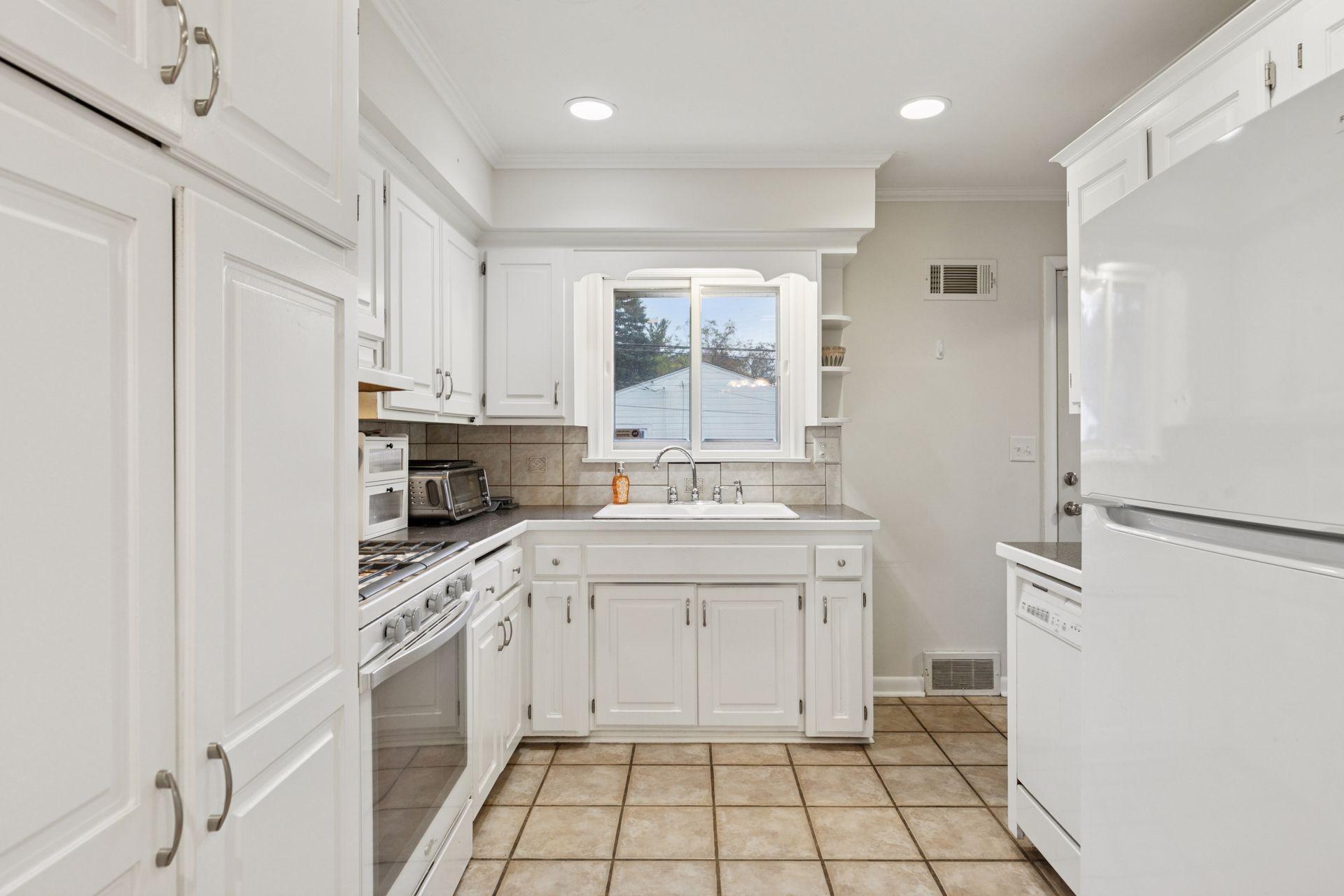 1102 Carlton Drive