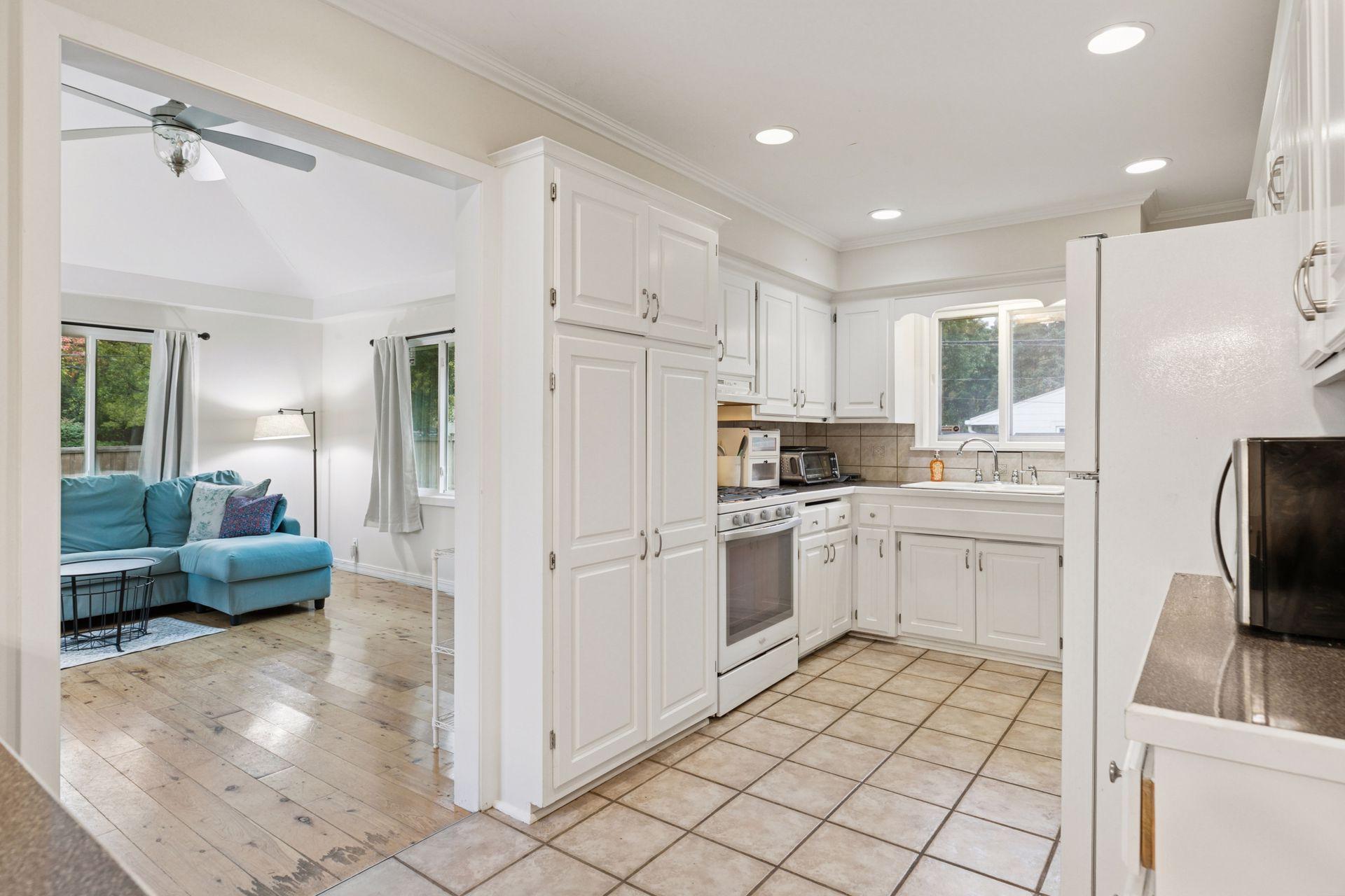 1102 Carlton Drive