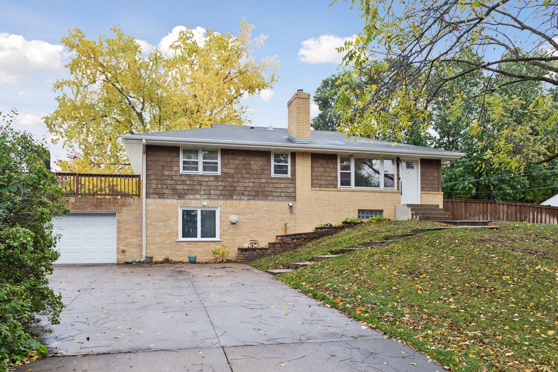 1102 Carlton Drive