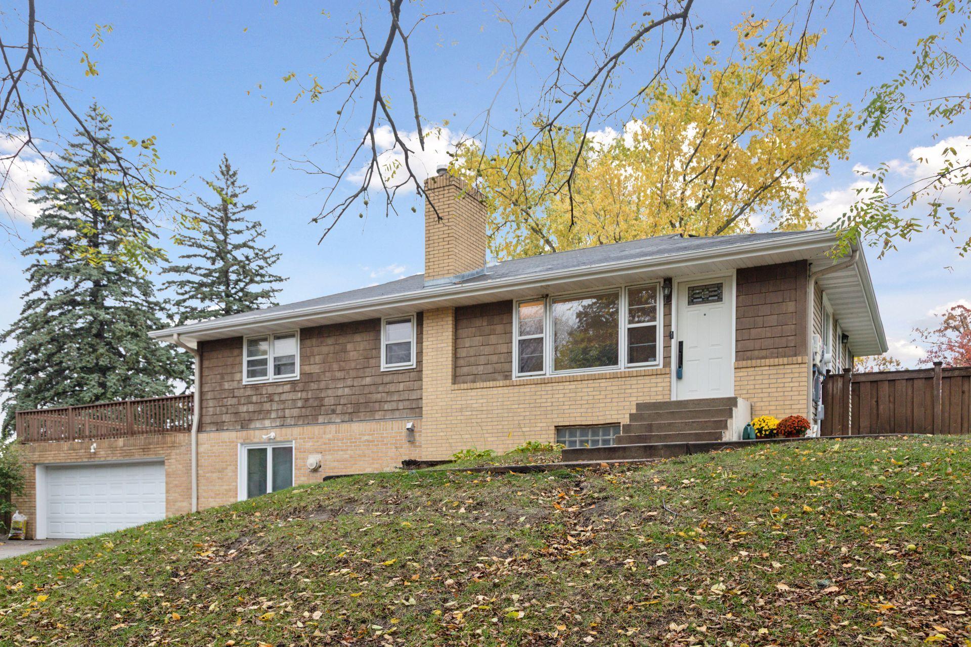 1102 Carlton Drive