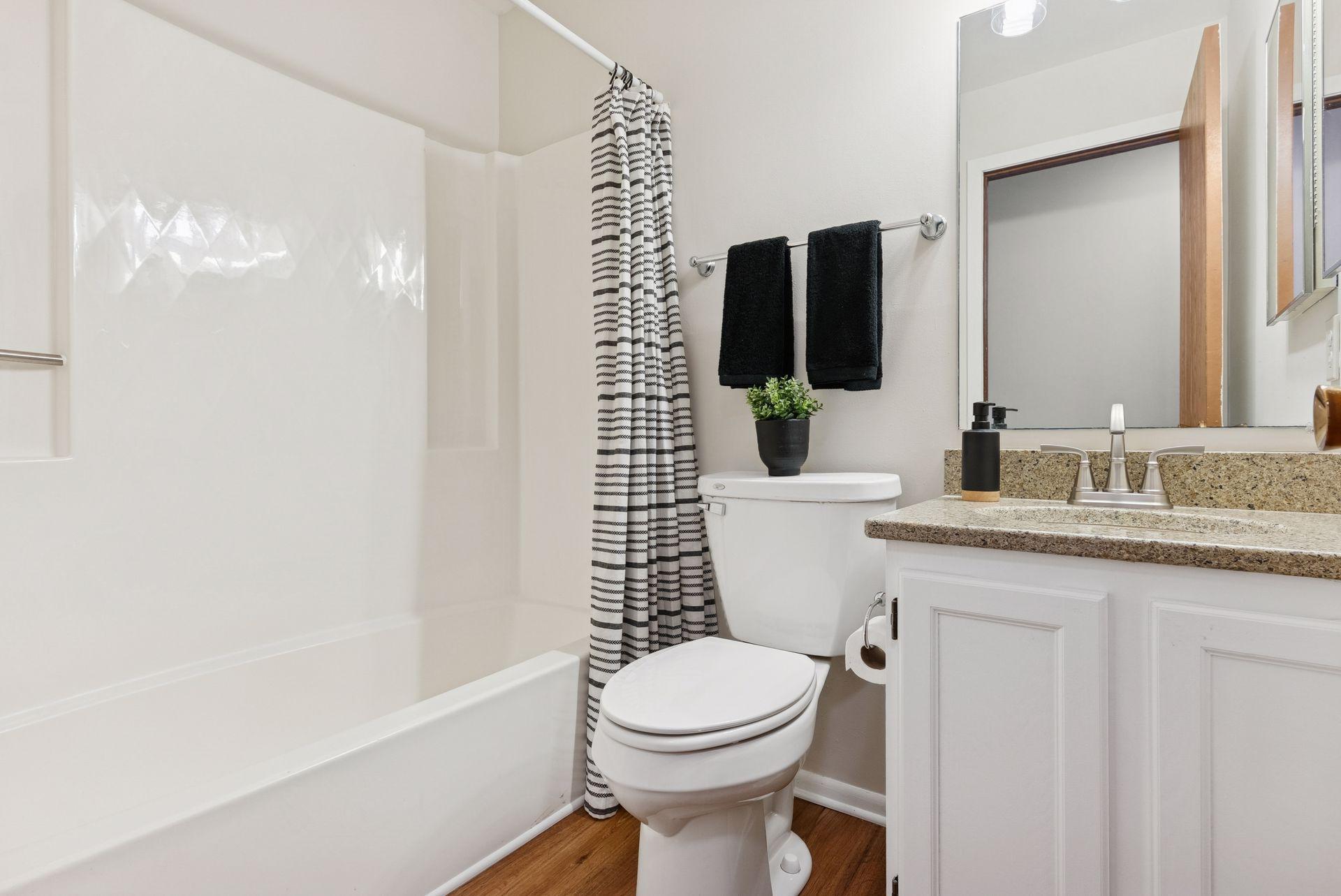 2250 Benson Avenue Unit: H