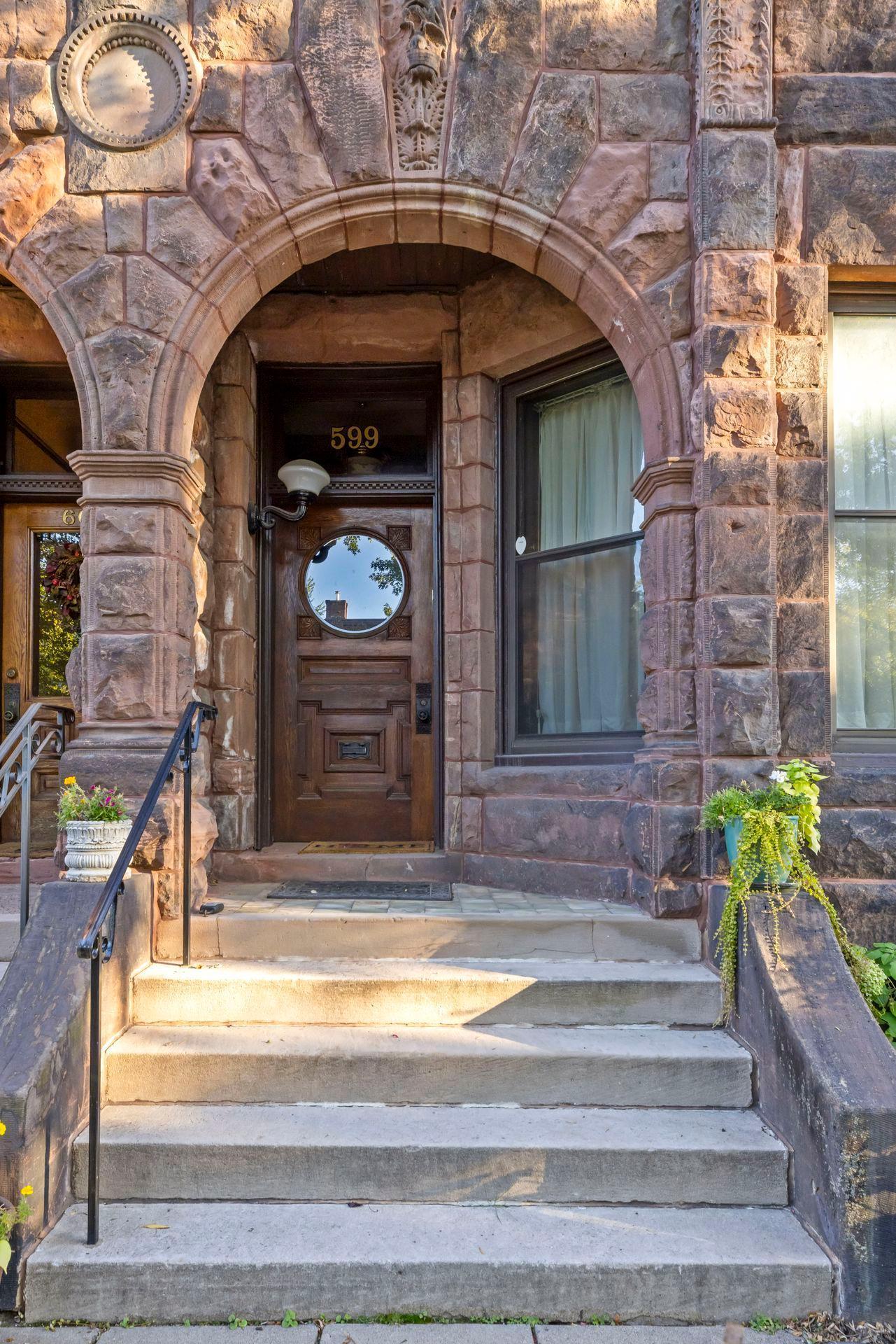 599 Summit Avenue