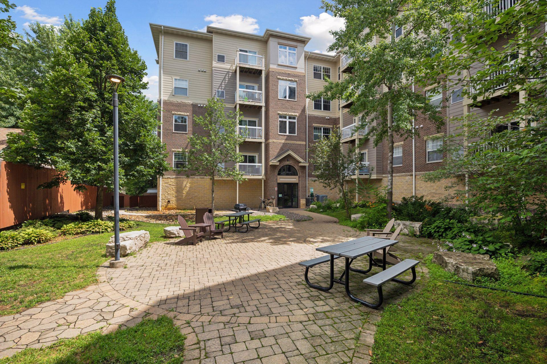 4824 E 53rd Street Unit: 501