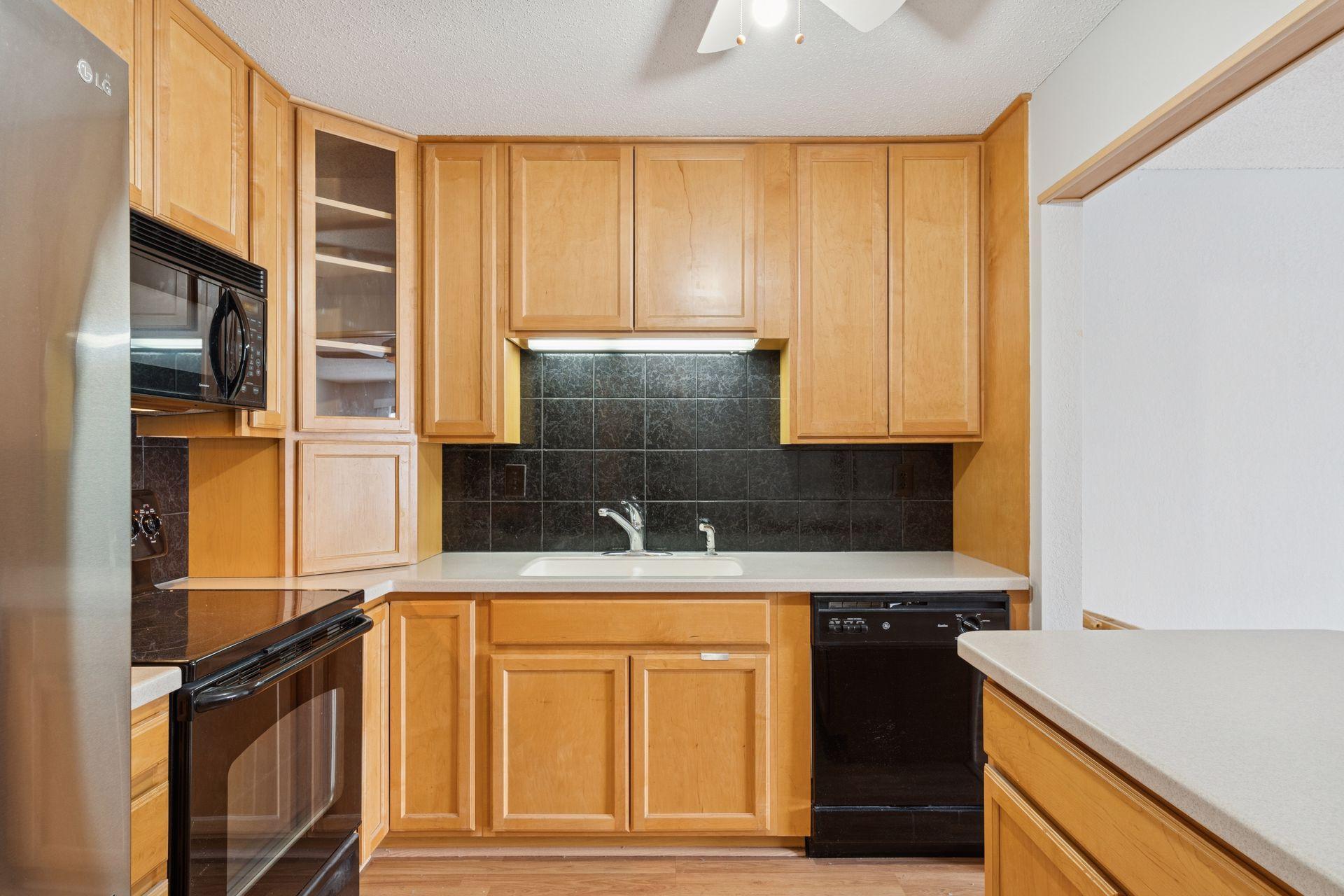 3440 Golfview Drive Unit: 211
