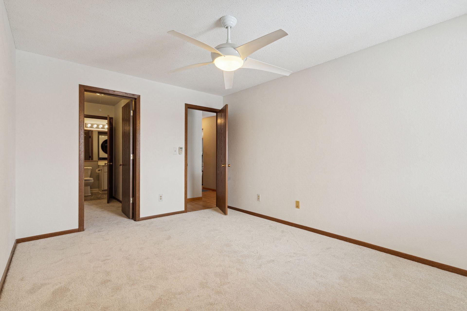 3440 Golfview Drive Unit: 211