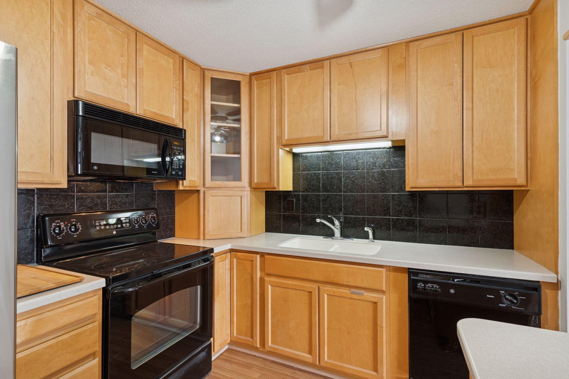 3440 Golfview Drive Unit: 211
