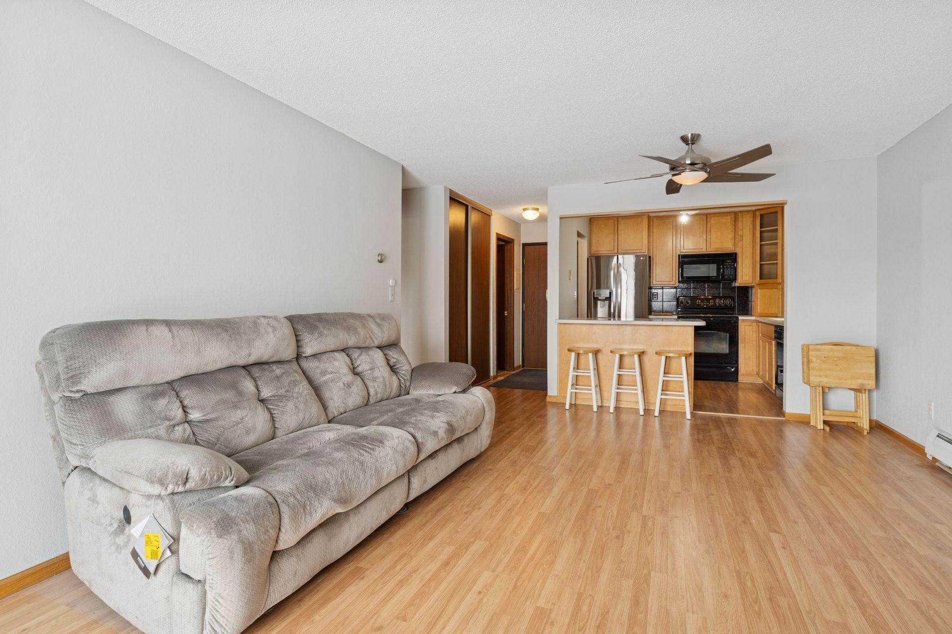 3440 Golfview Drive Unit: 211