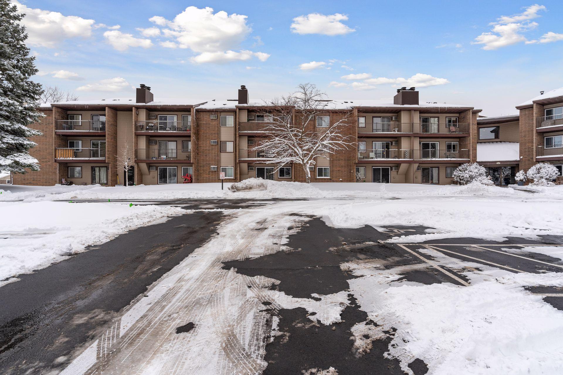 3440 Golfview Drive Unit: 211