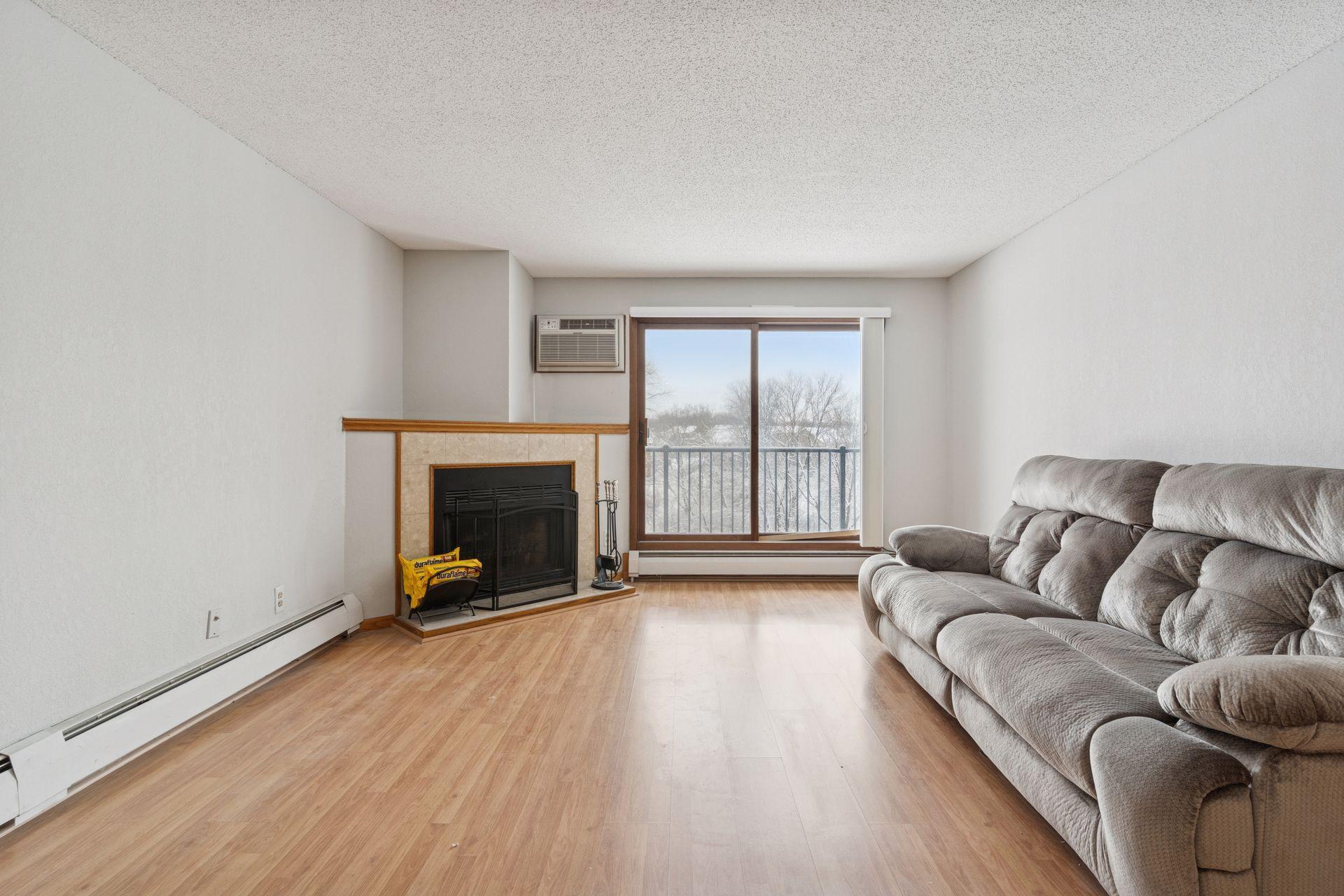 3440 Golfview Drive Unit: 211