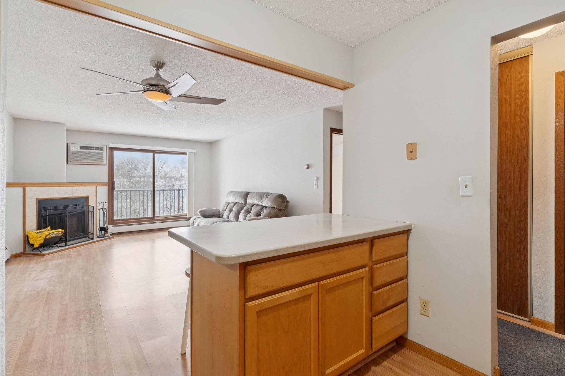 3440 Golfview Drive Unit: 211