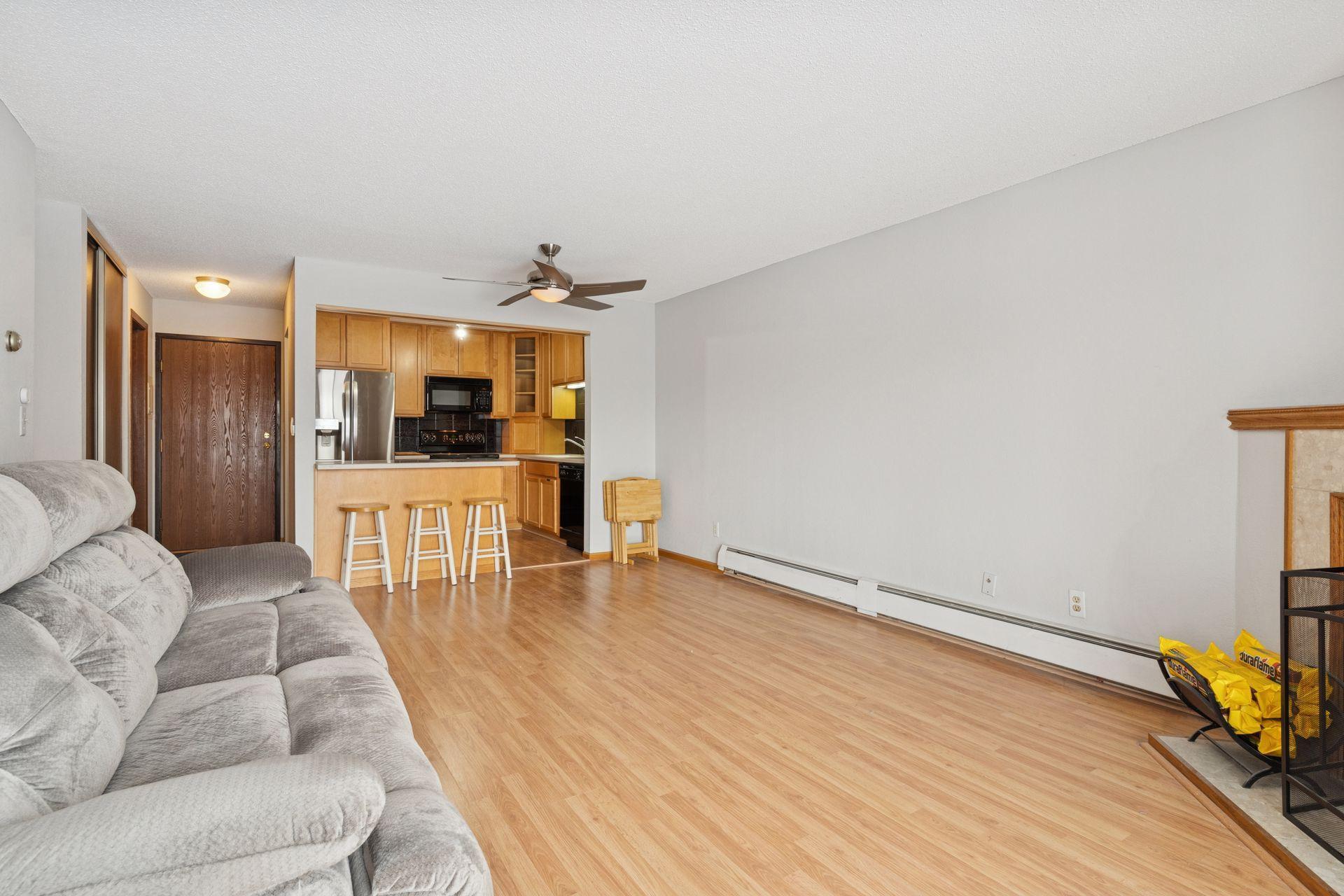 3440 Golfview Drive Unit: 211