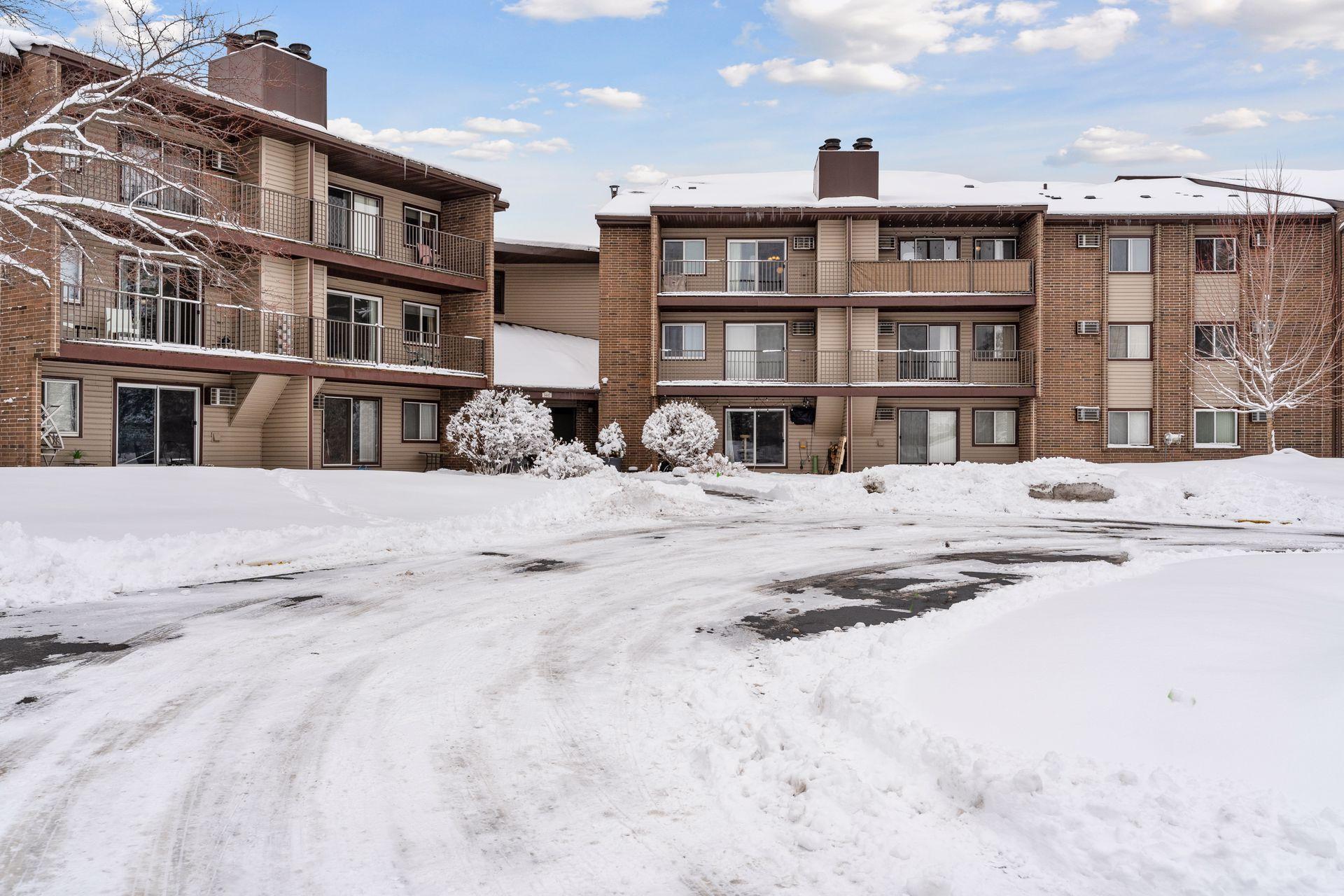 3440 Golfview Drive Unit: 211