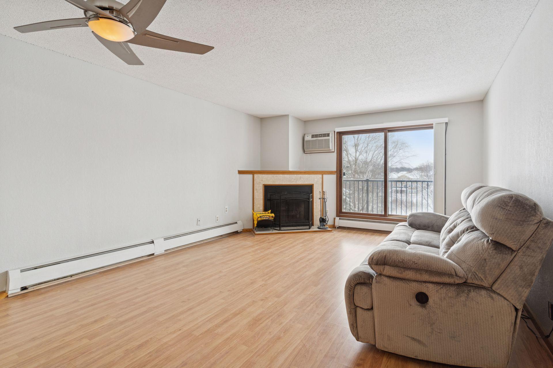 3440 Golfview Drive Unit: 211