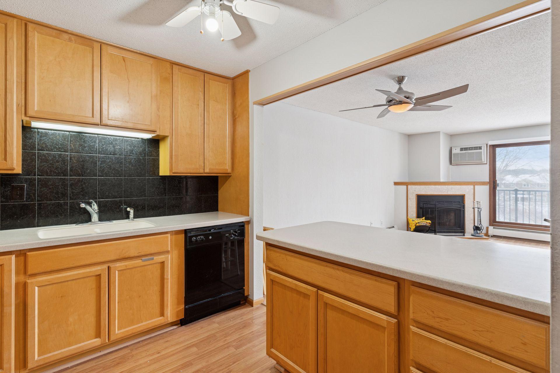 3440 Golfview Drive Unit: 211
