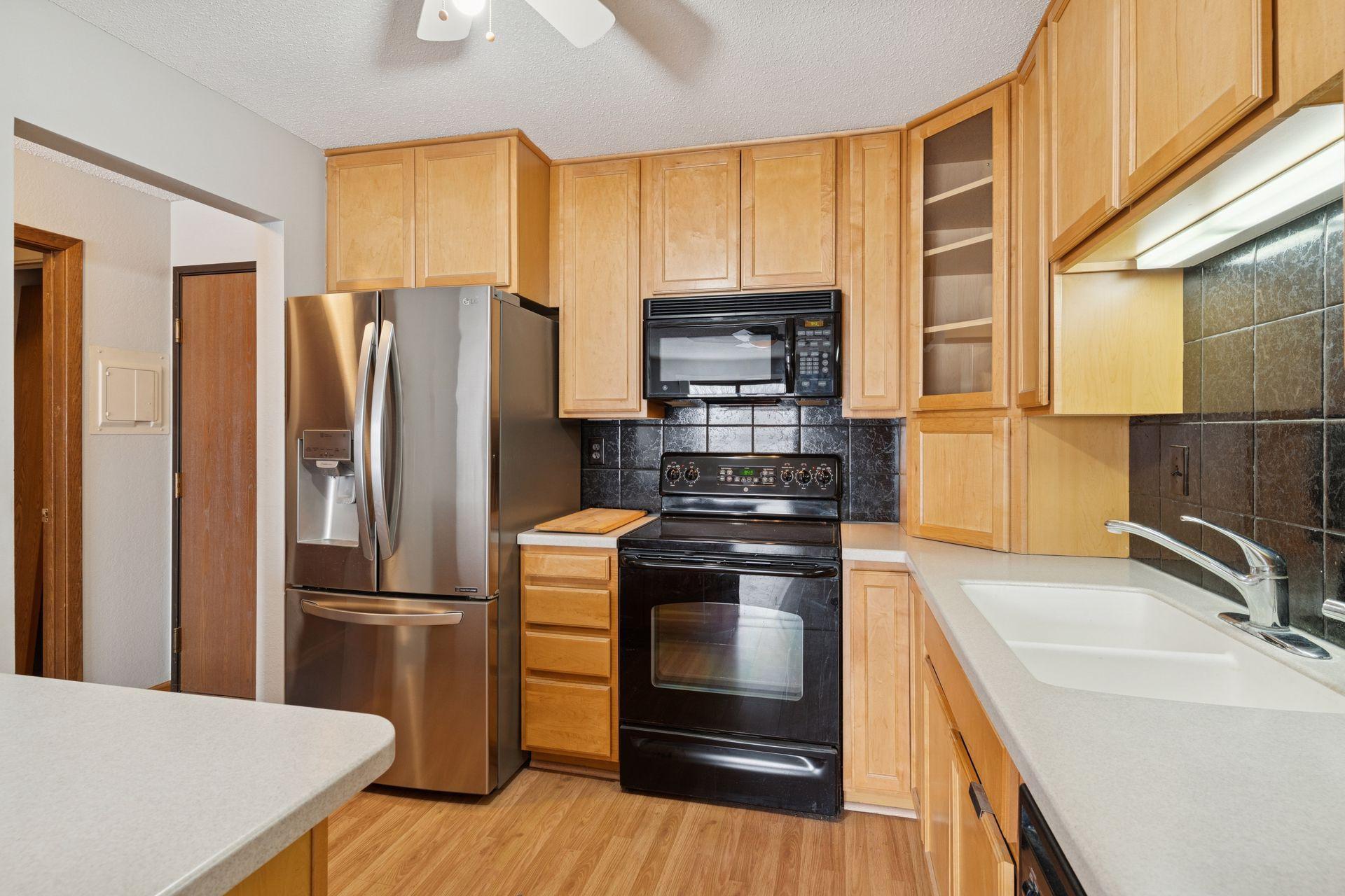 3440 Golfview Drive Unit: 211